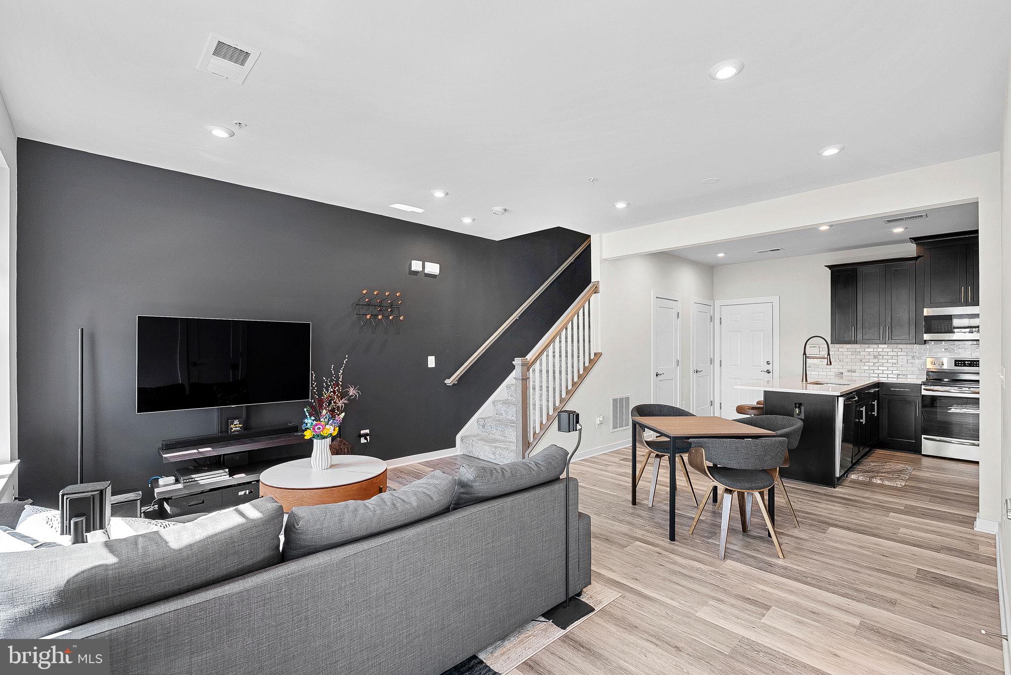 224 PETITE SIRAH TERRACE SE