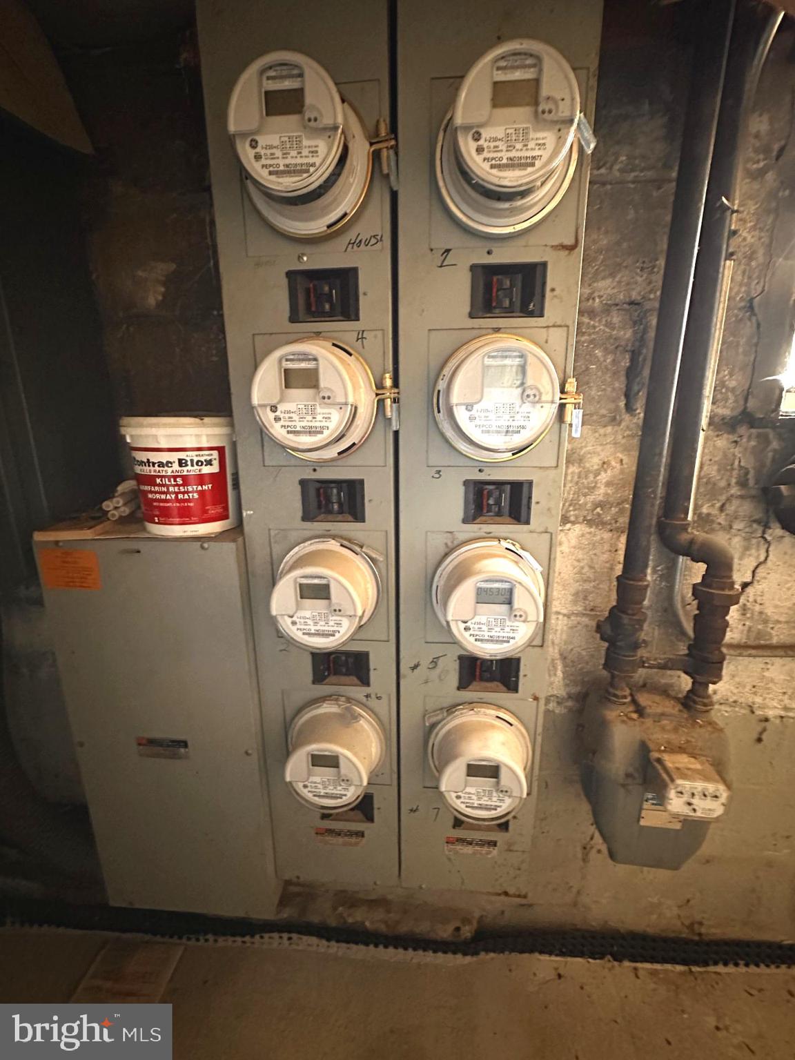 COLLEGE PARK - Commercial Sale