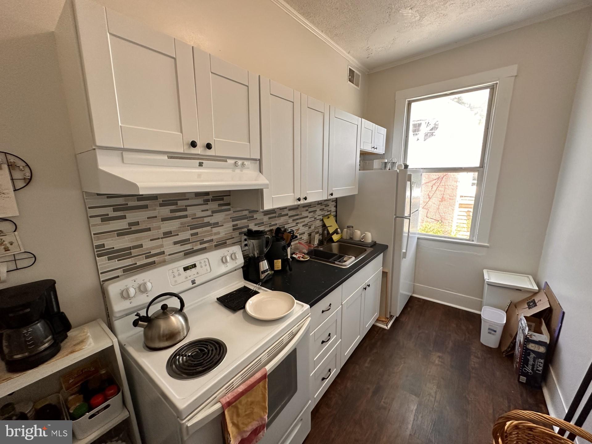 COLLEGE PARK - Commercial Sale