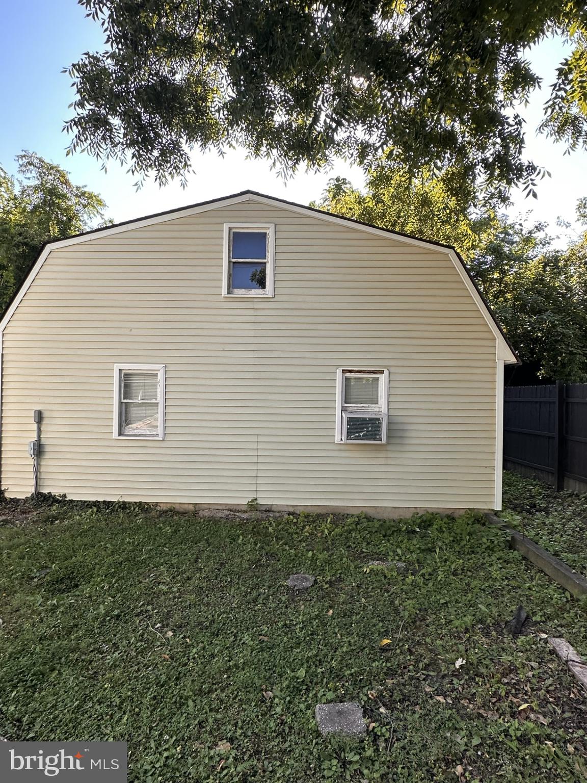 COLLEGE PARK - Commercial Sale