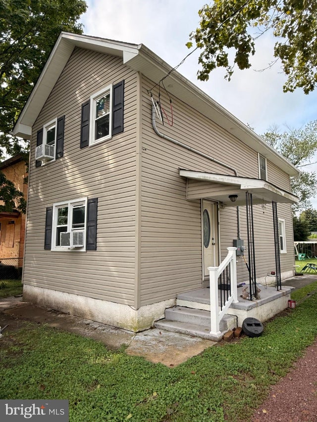 106 NIXON STREET