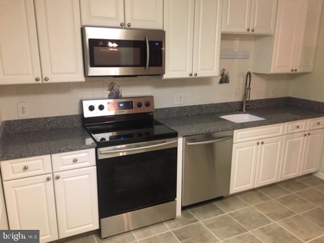 GREENBRIAR WOODS - Residential