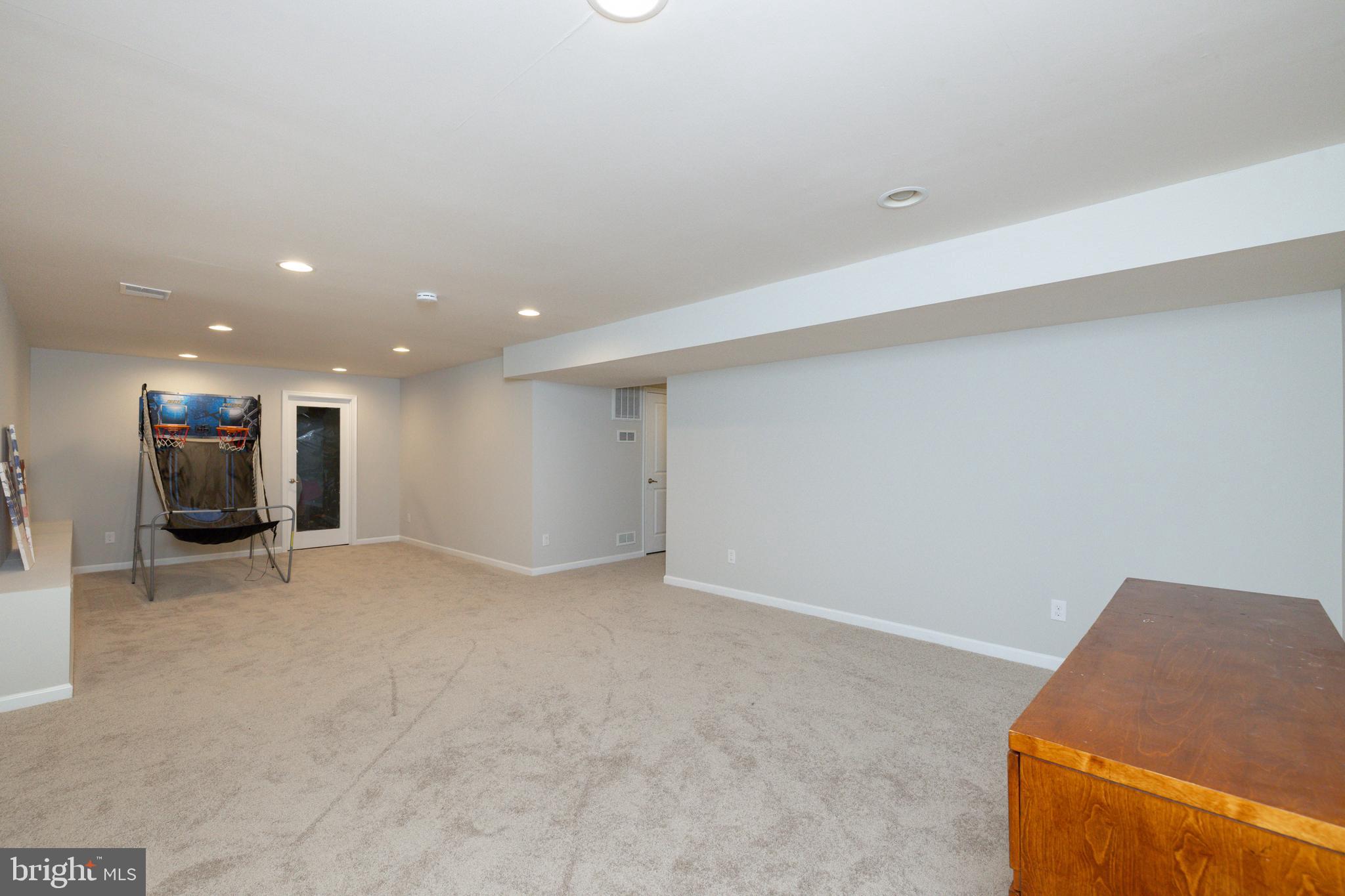 BAYHILL POINTE - Residential