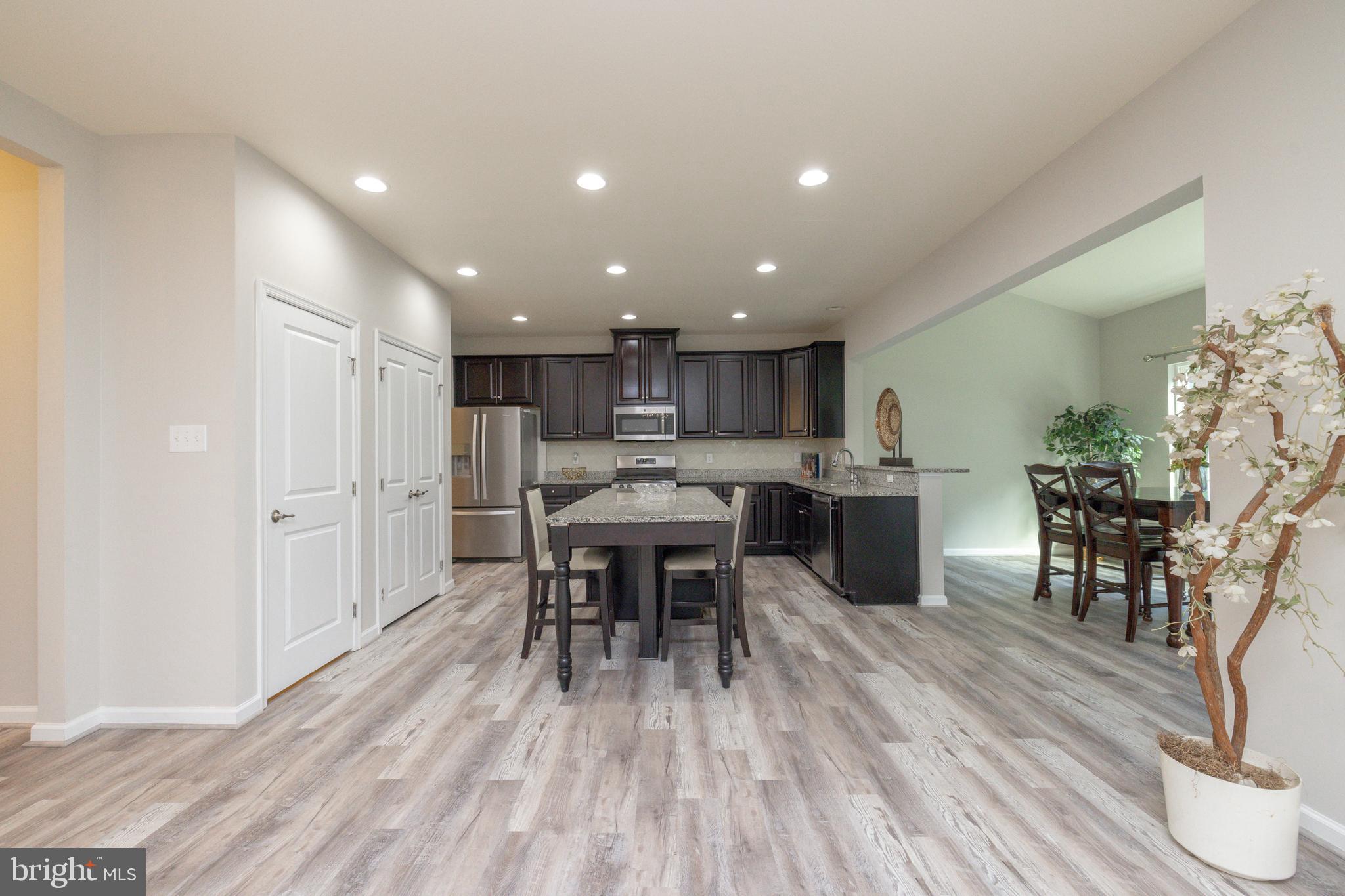 BAYHILL POINTE - Residential