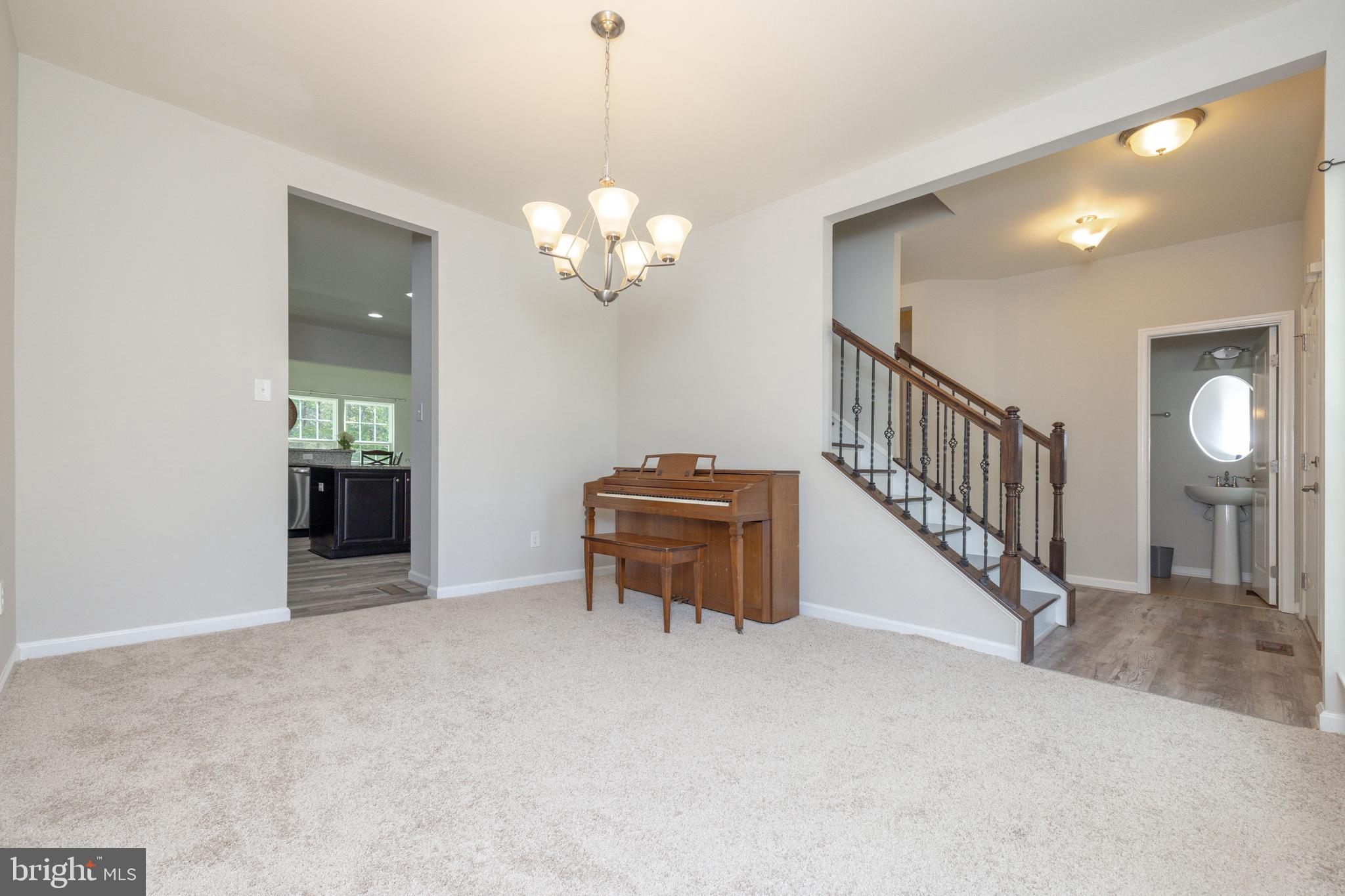 BAYHILL POINTE - Residential