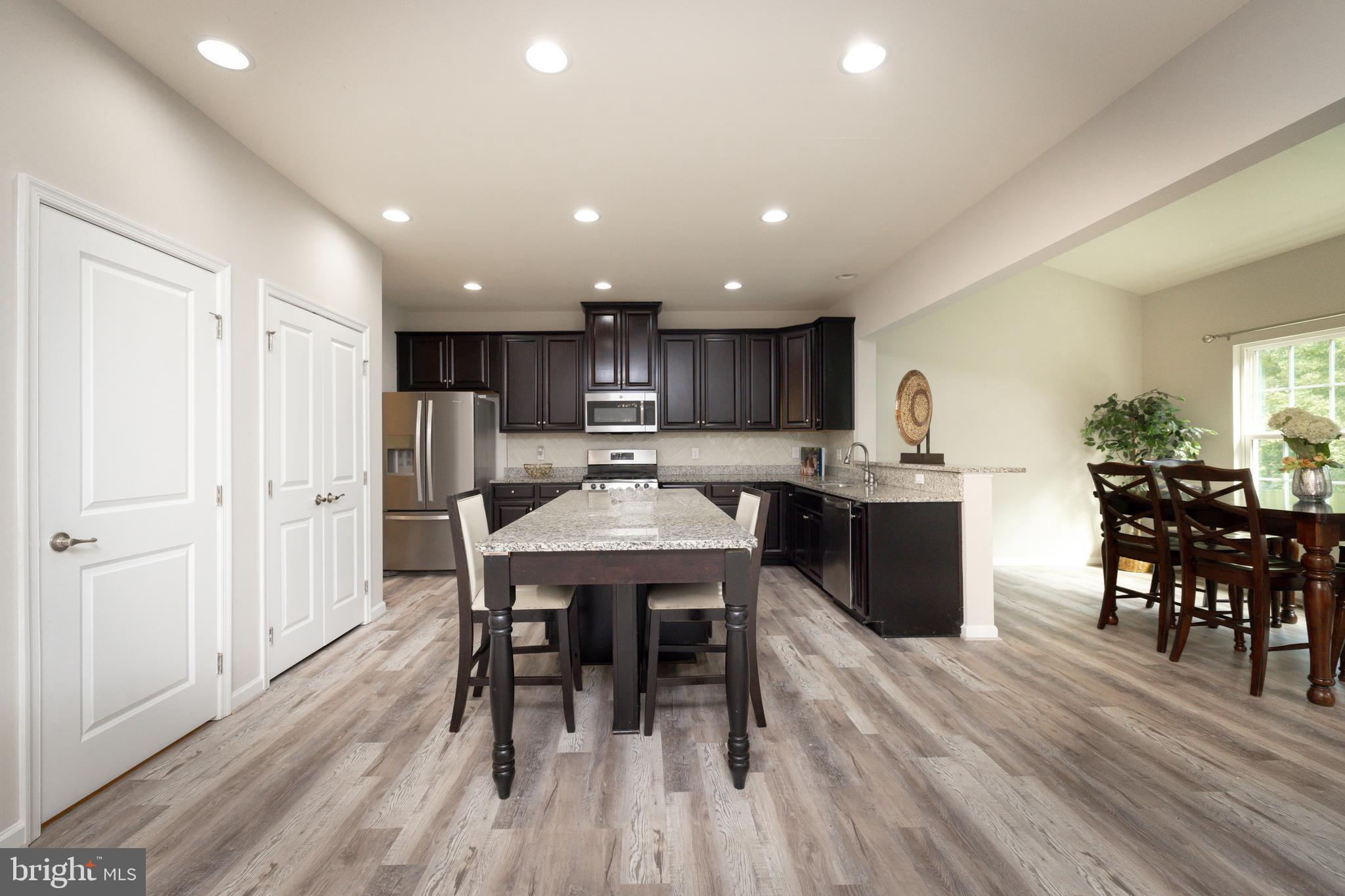 BAYHILL POINTE - Residential