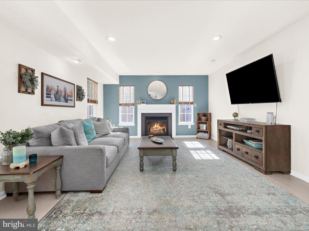 MARINERS COVE - Residential