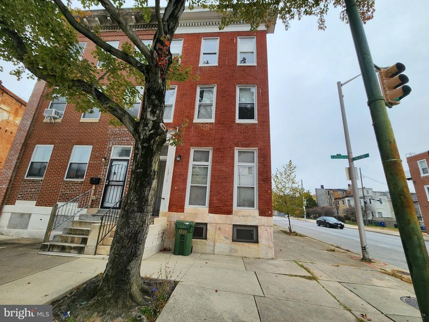 ONLINE AUCTION: Bidding begins 11/27/2023 @ 10:00 AM. Bidding ends 11/29/2023 @ 11:20 AM. List Price is Suggested Opening Bid. This 3 story end-unit townhouse is located in the McElderry Park neighborhood of Baltimore. The area is conveniently situated near several notable locations, including Johns Hopkins Hospital and Clifton Park. The nearest major traffic artery, N Broadway, provides easy access to the rest of the city.

Deposit to Increase to 10% of the Purchase Price within 48 Hours. Deposit: $5,000.