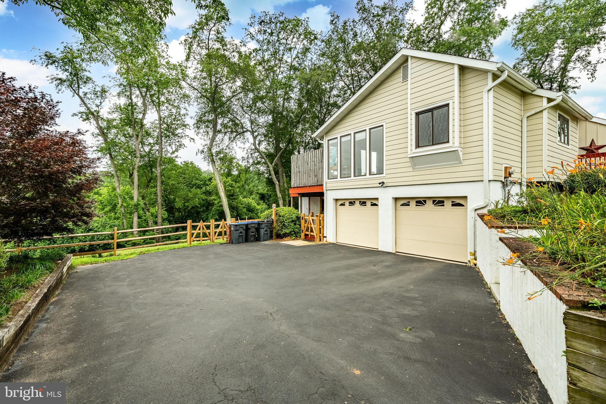 1009 N RIDGE ROAD