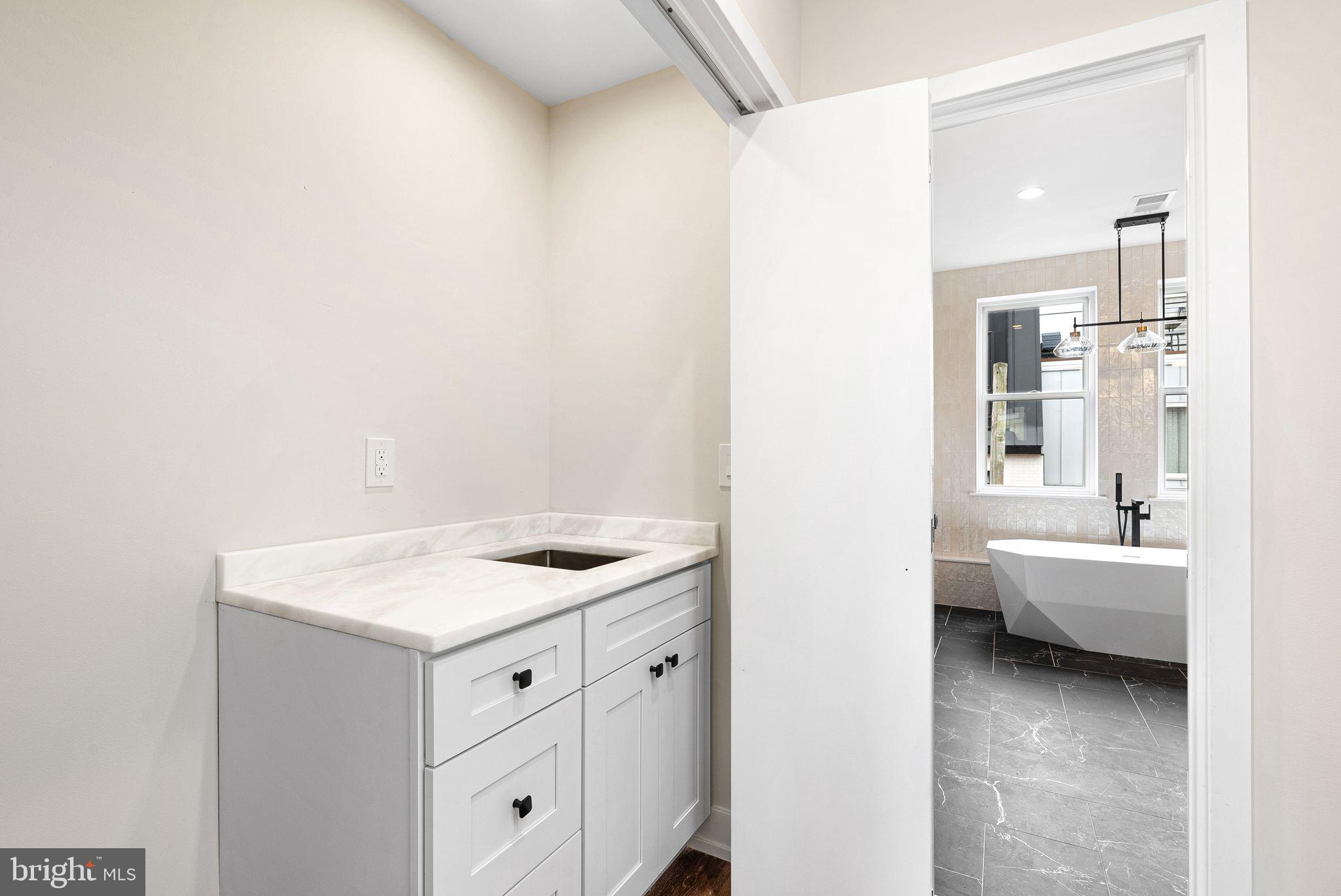 GRADUATE HOSPITAL - Residential