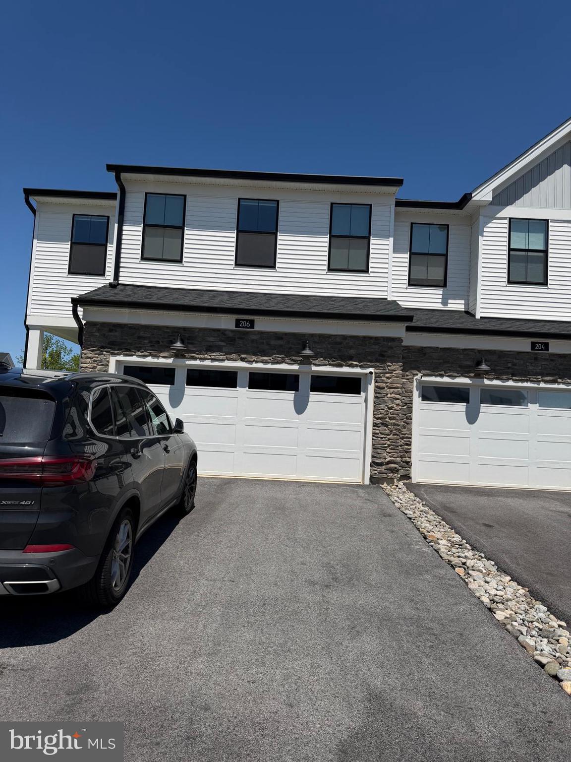 206 LILAC STREET