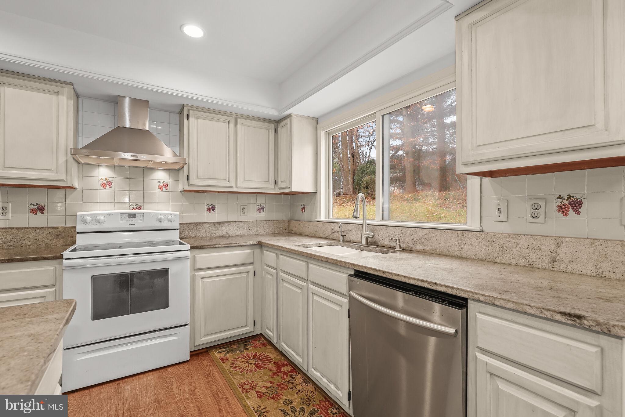 LONGMEAD - Residential