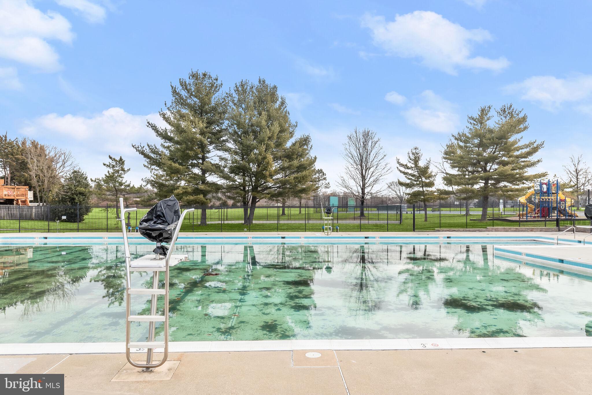 LONGMEAD - Residential