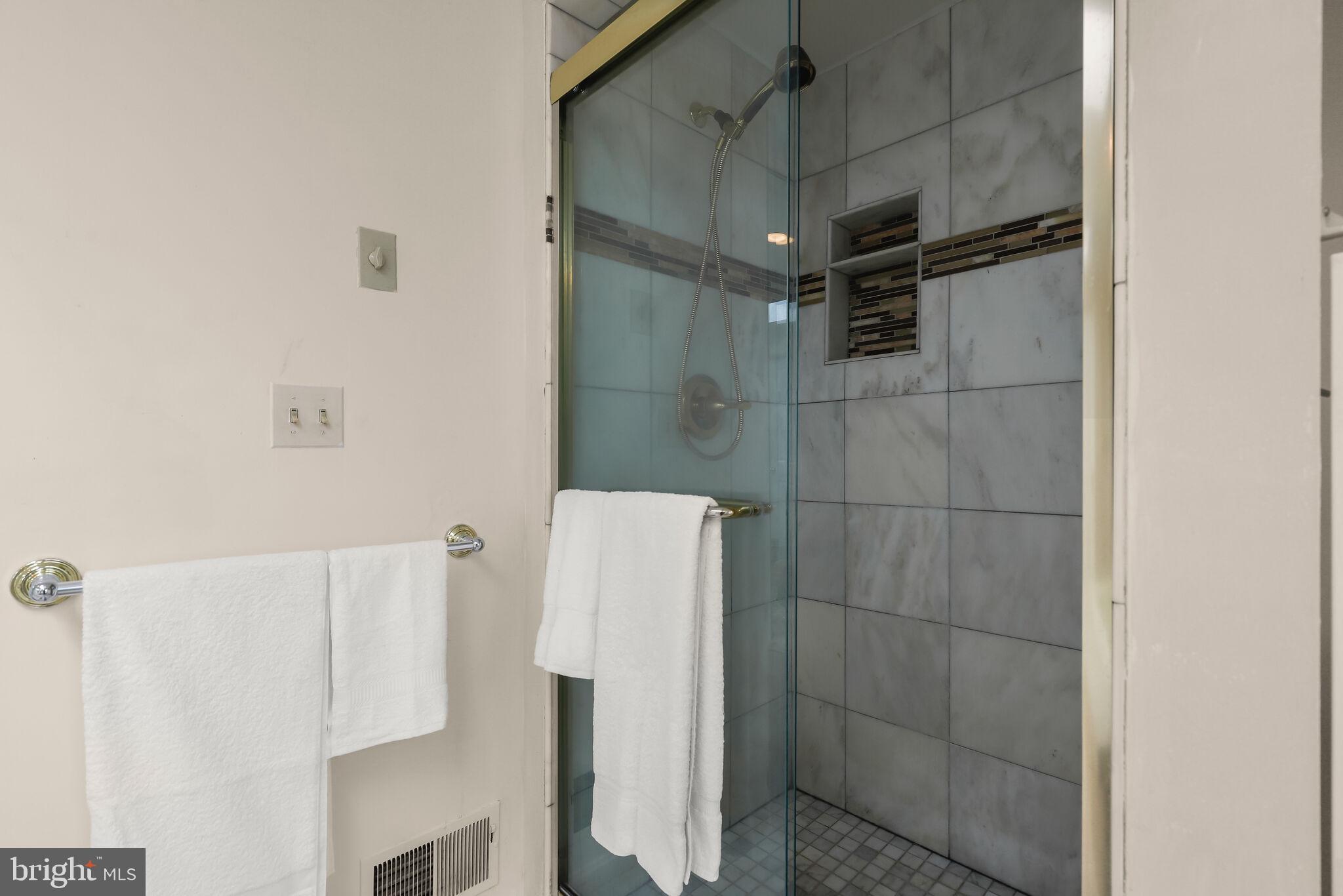 LONGMEAD - Residential