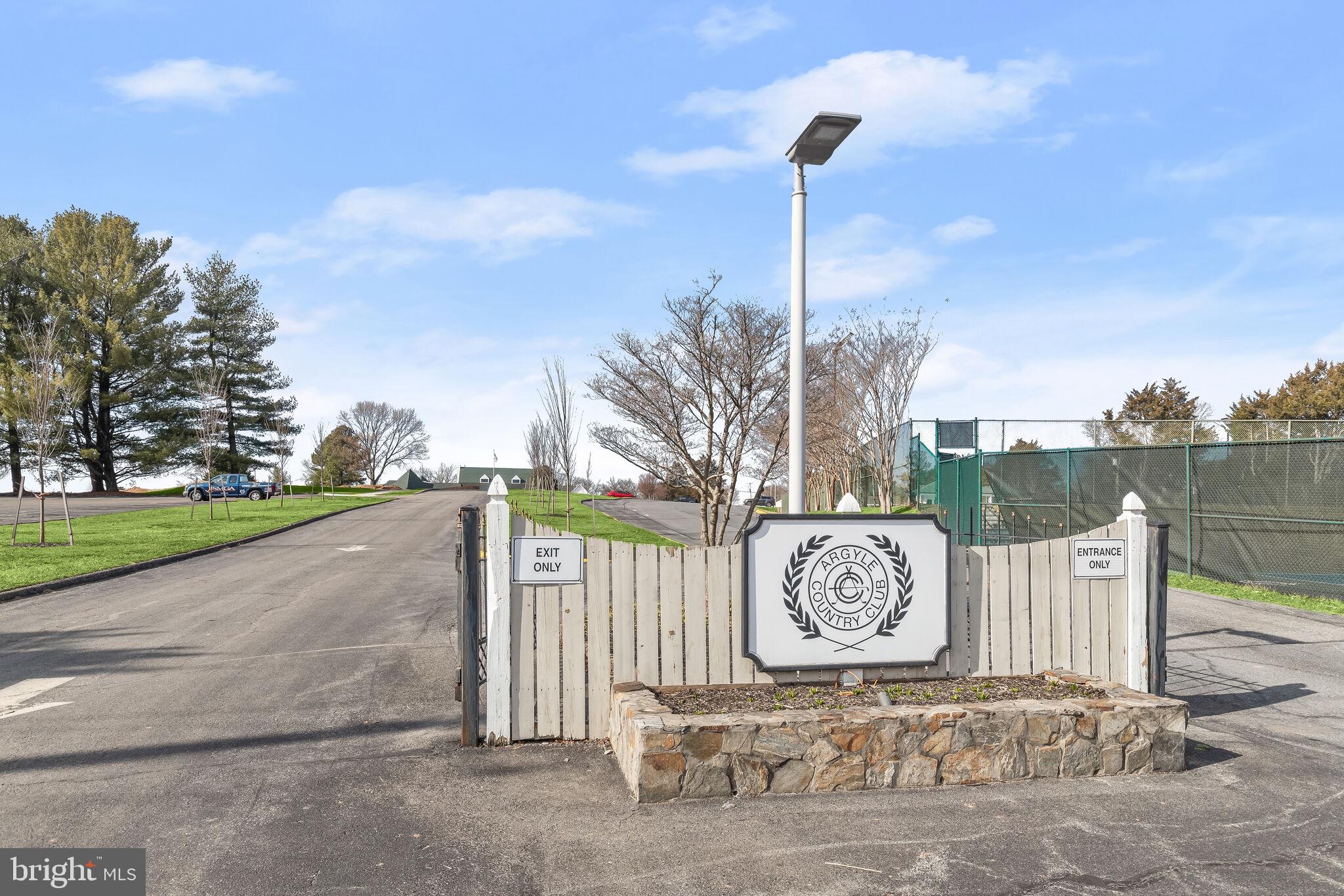 LONGMEAD - Residential