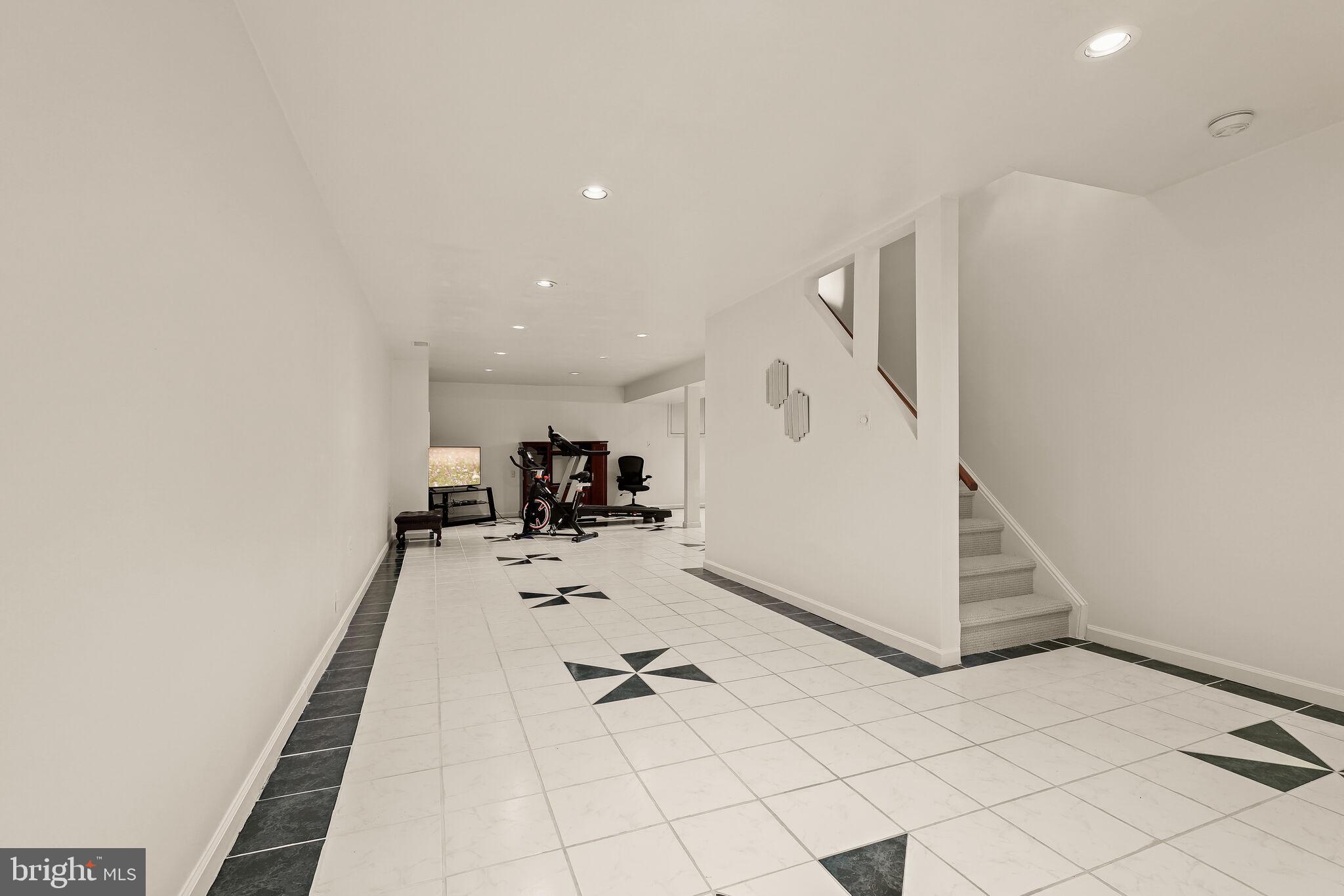 LONGMEAD - Residential