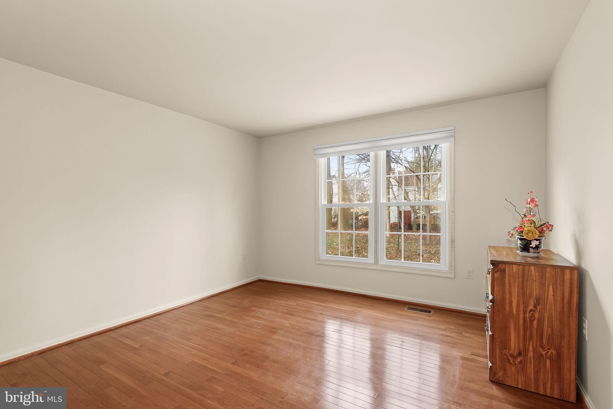 LONGMEAD - Residential