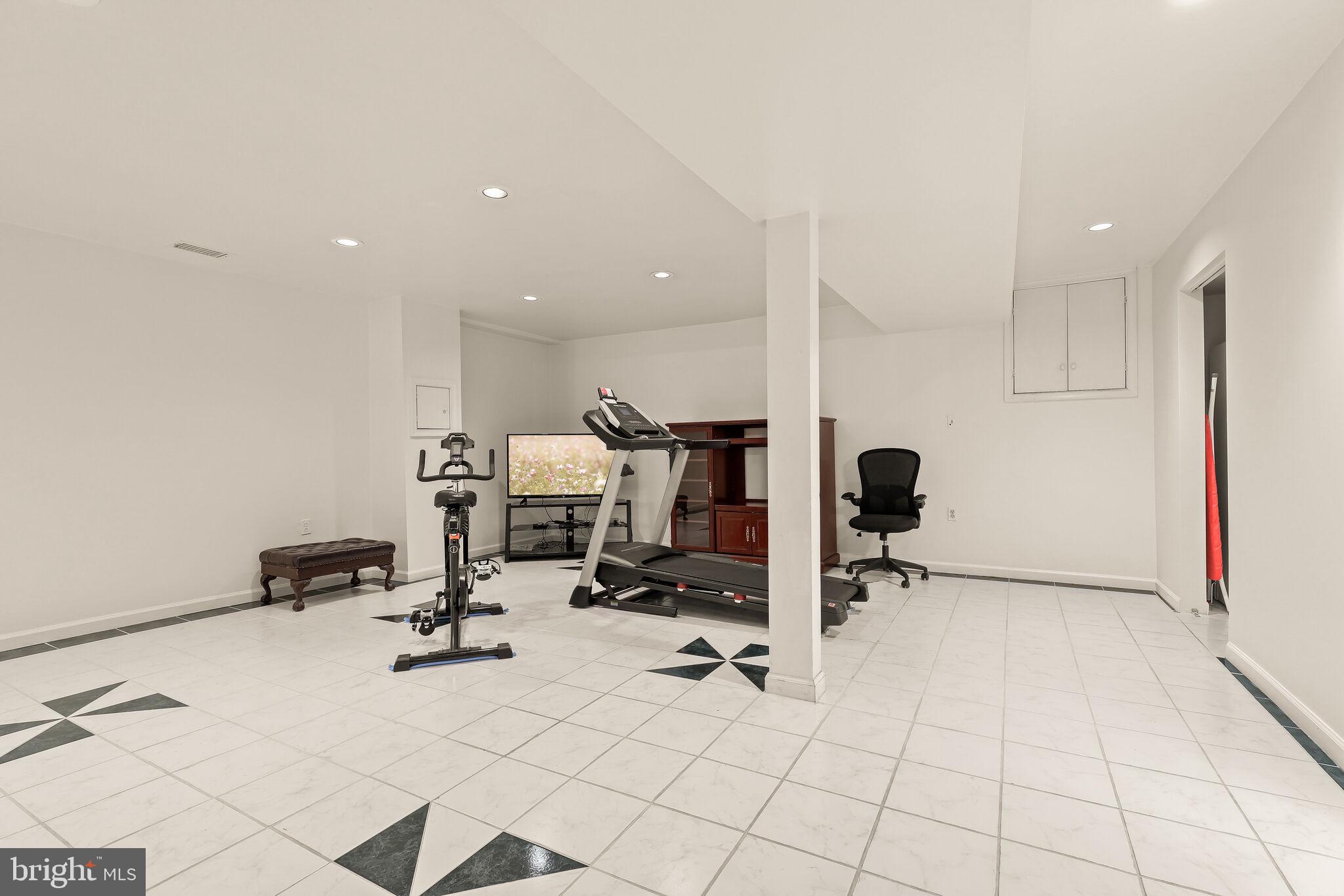 LONGMEAD - Residential