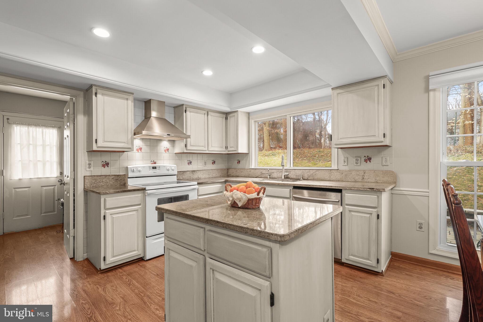 LONGMEAD - Residential