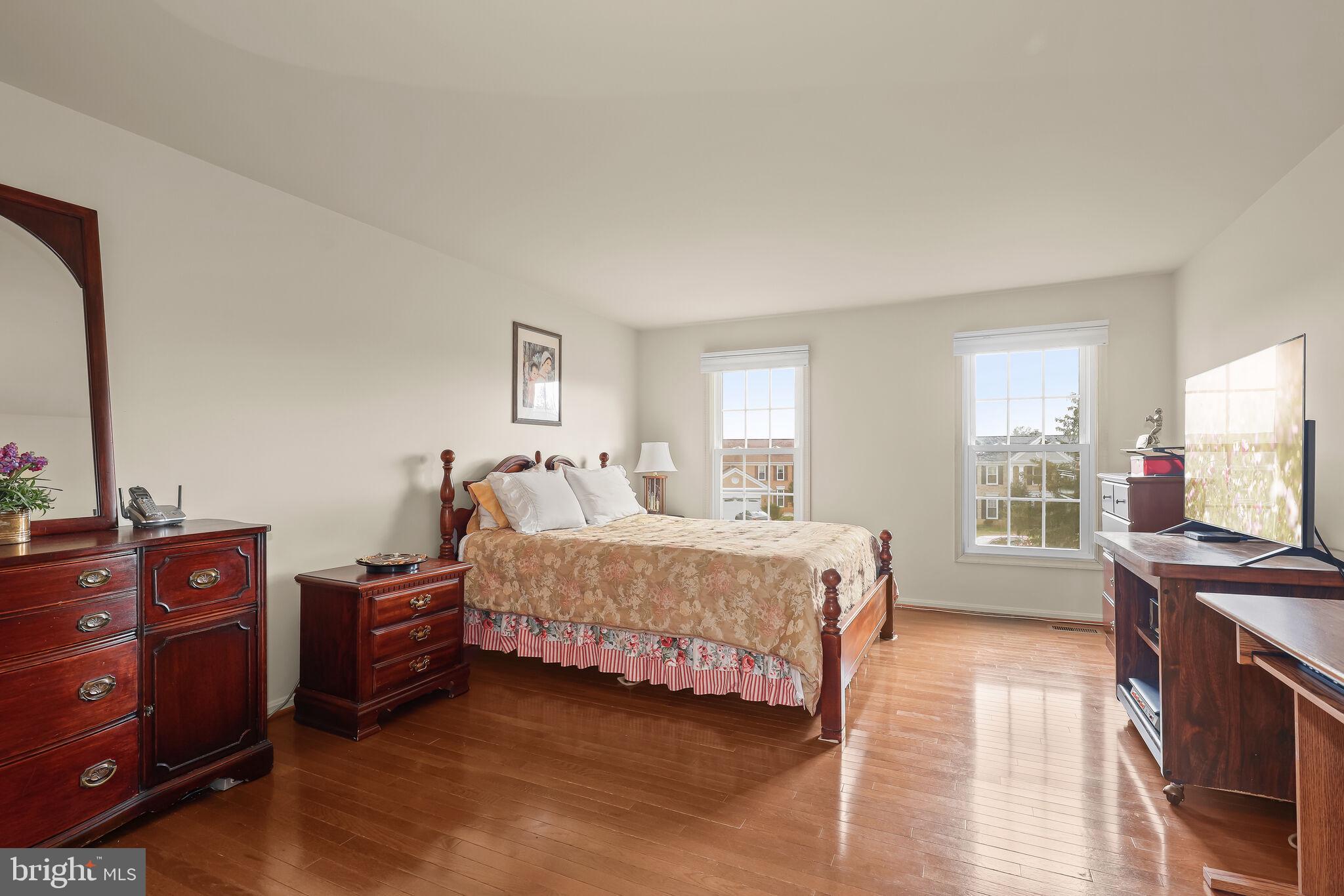 LONGMEAD - Residential