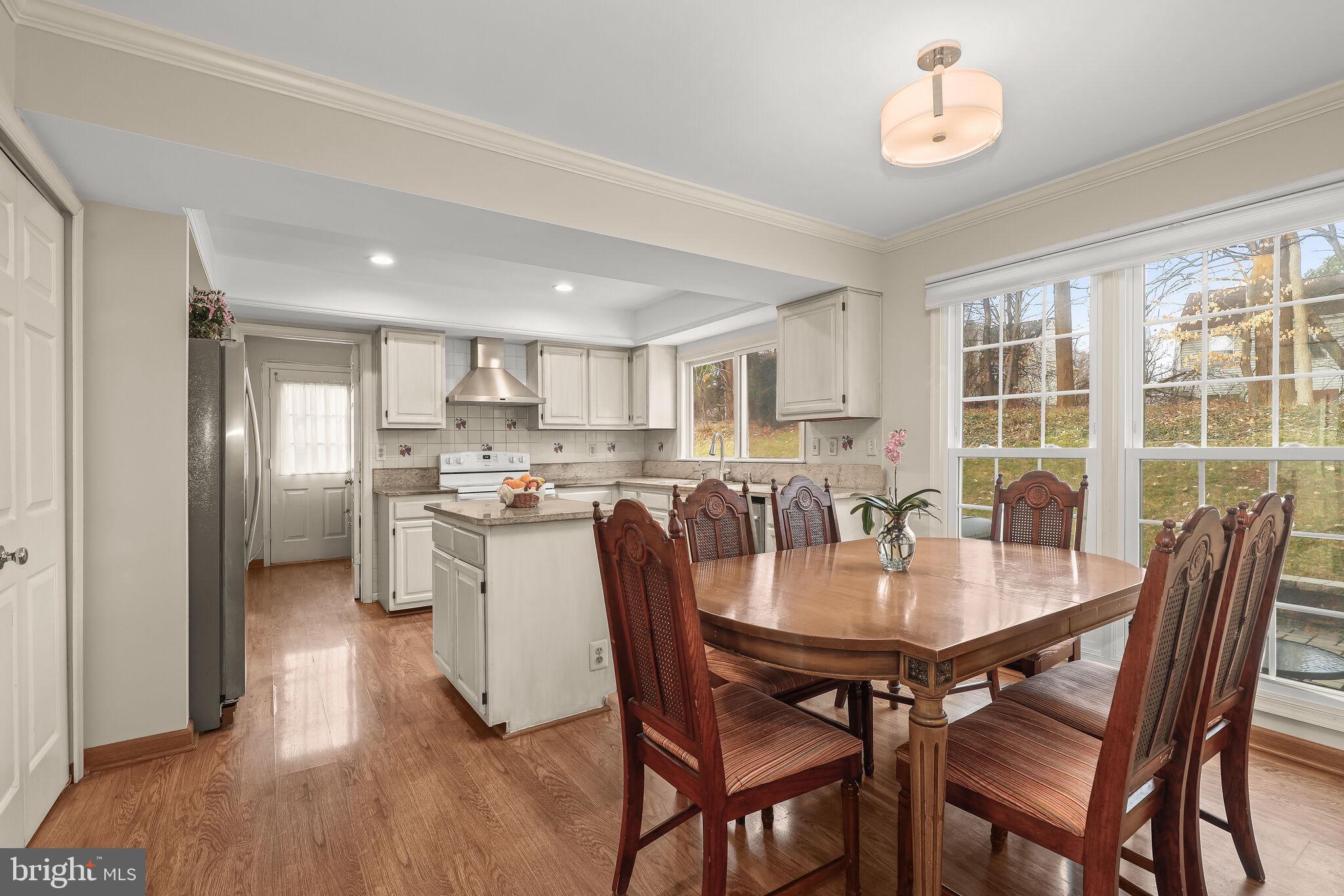 LONGMEAD - Residential