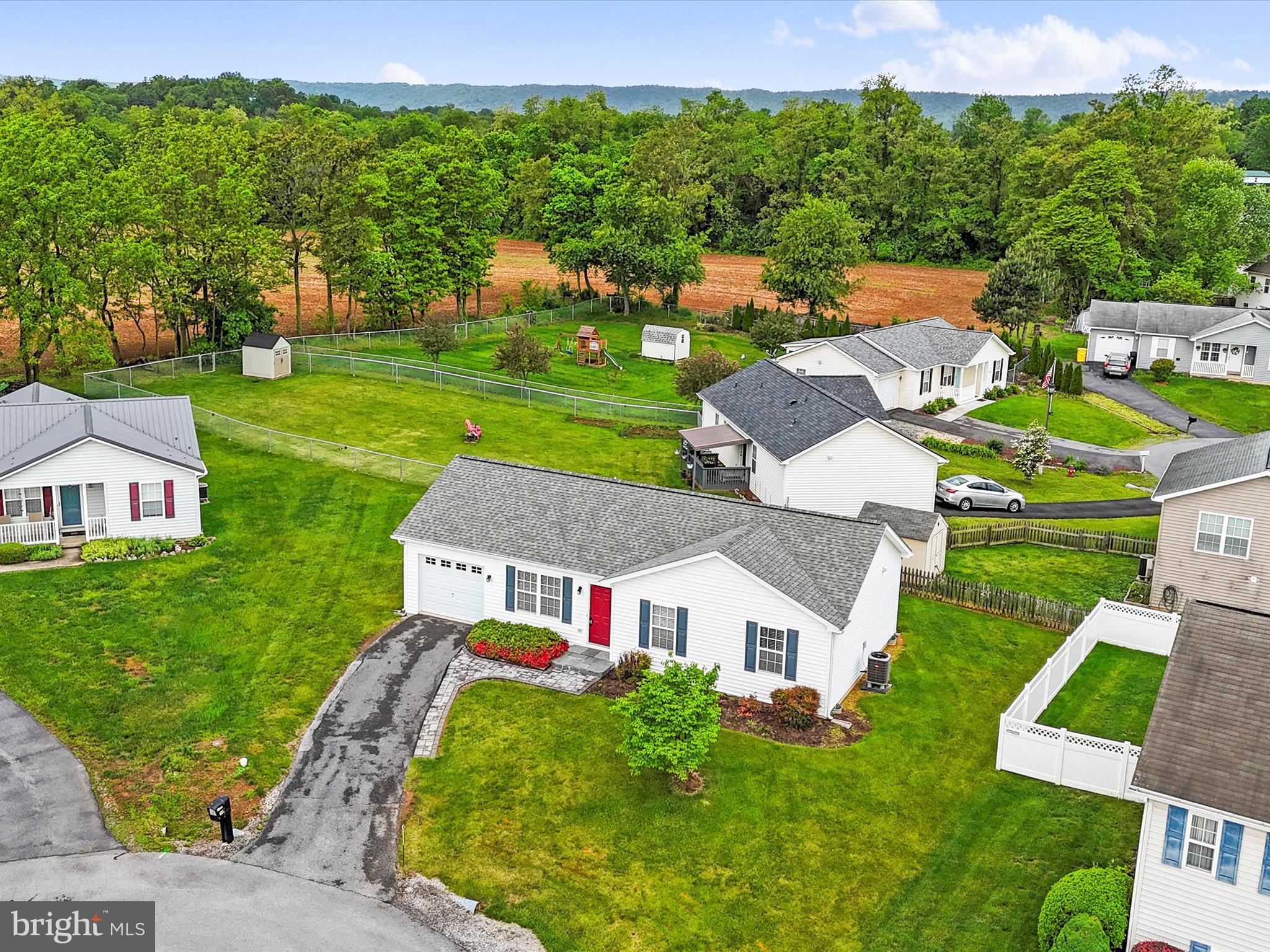 RIDGEFIELD - Residential