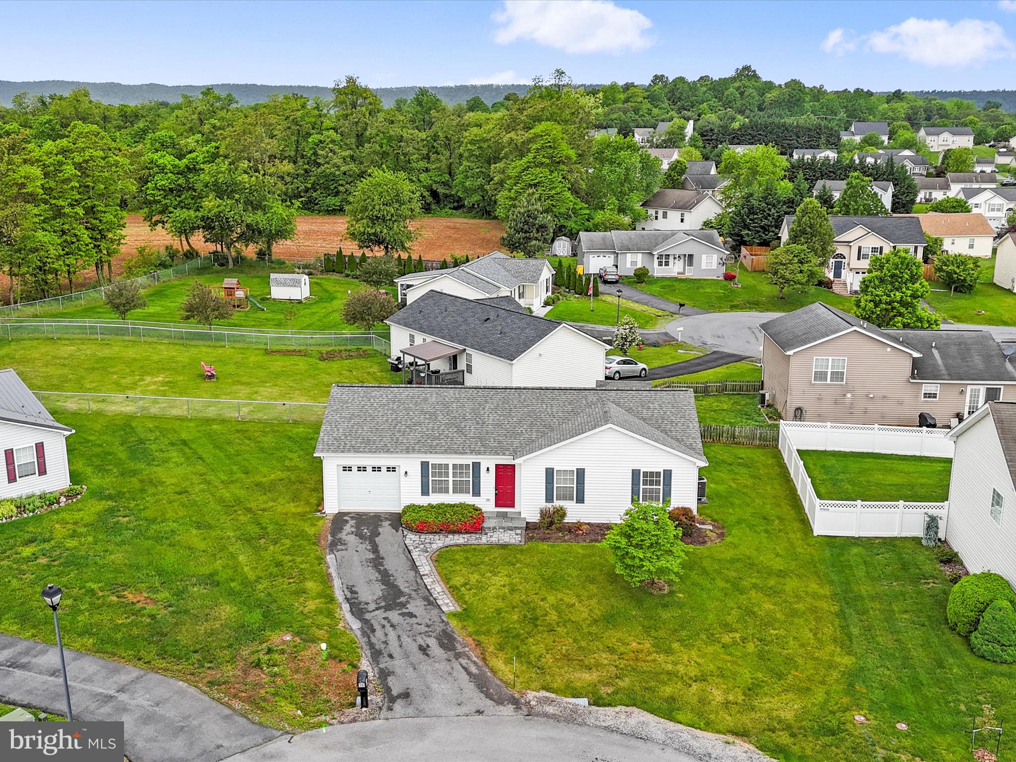 RIDGEFIELD - Residential