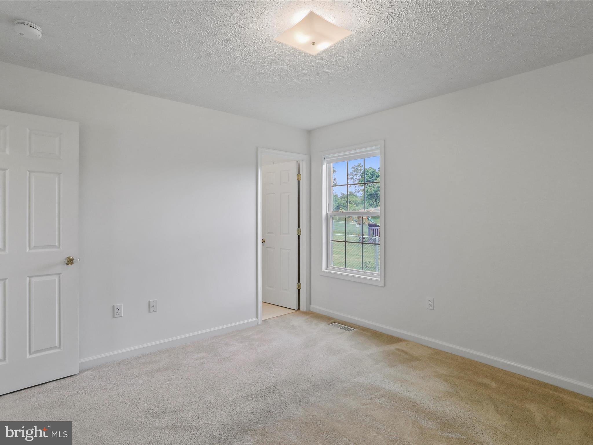 RIDGEFIELD - Residential