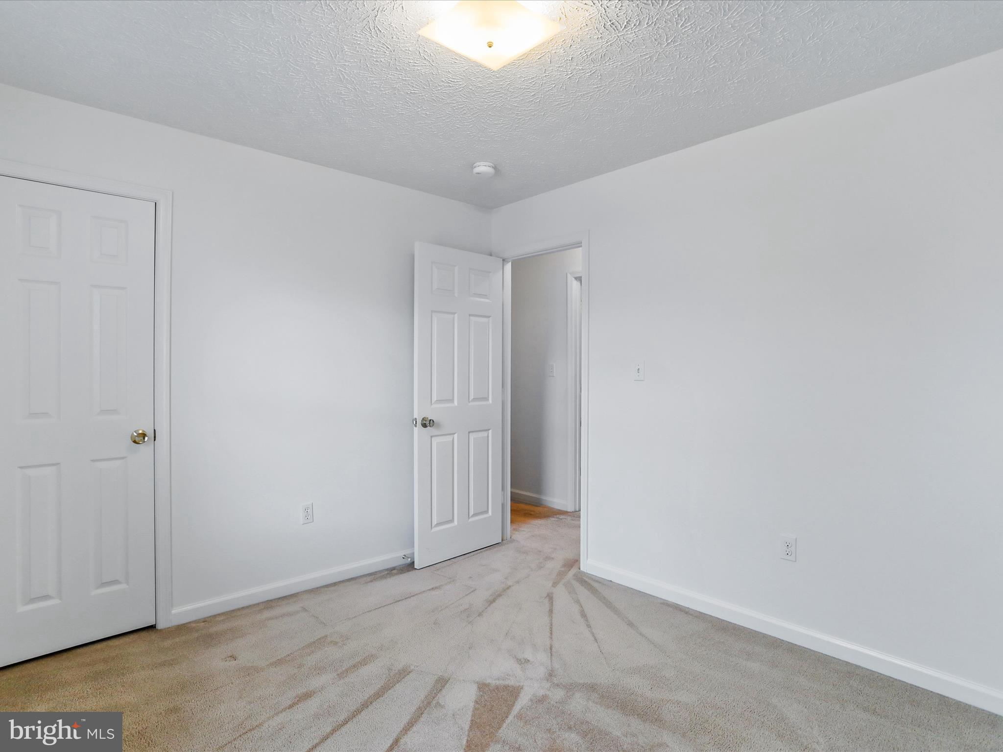 RIDGEFIELD - Residential