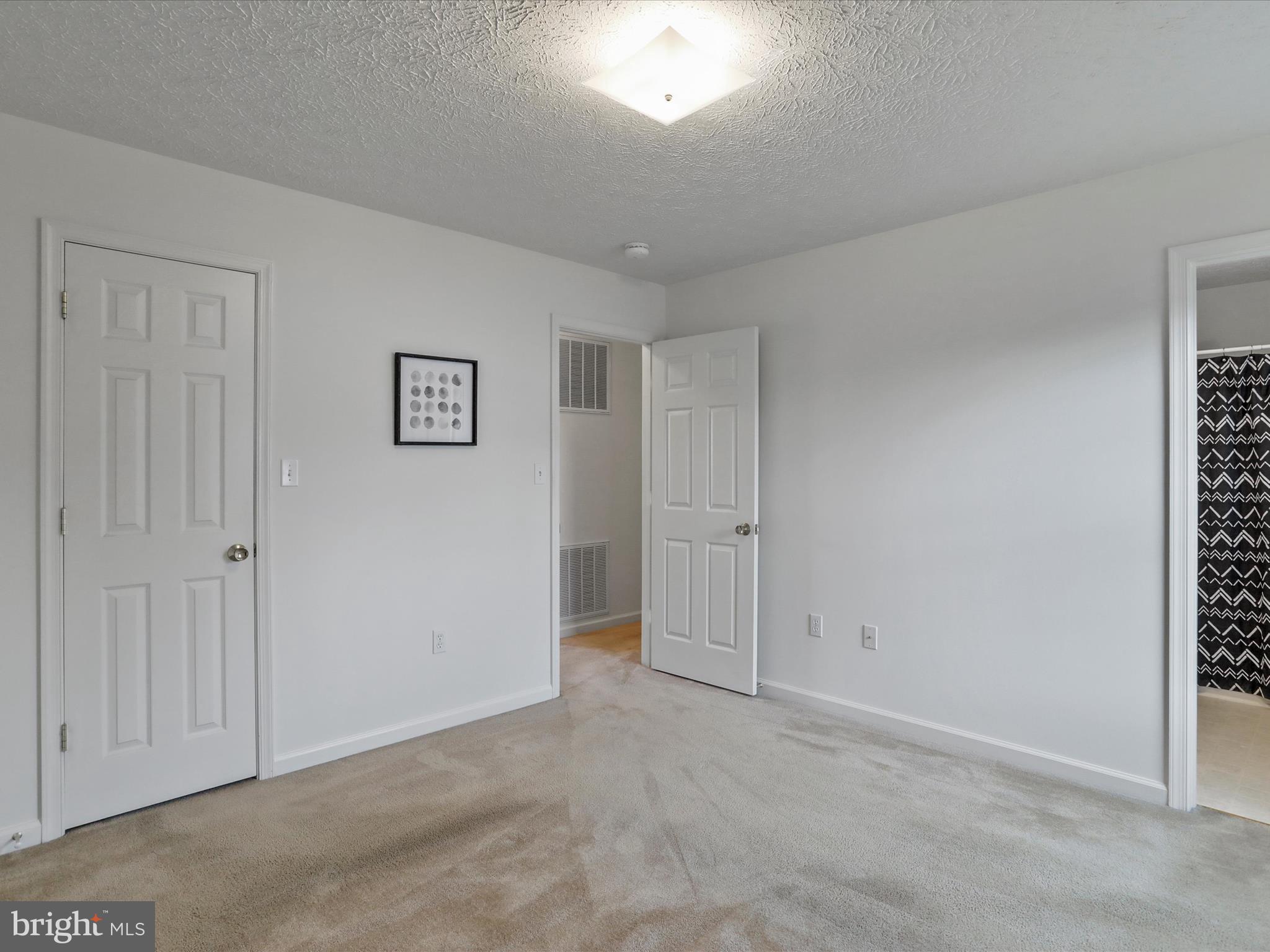 RIDGEFIELD - Residential