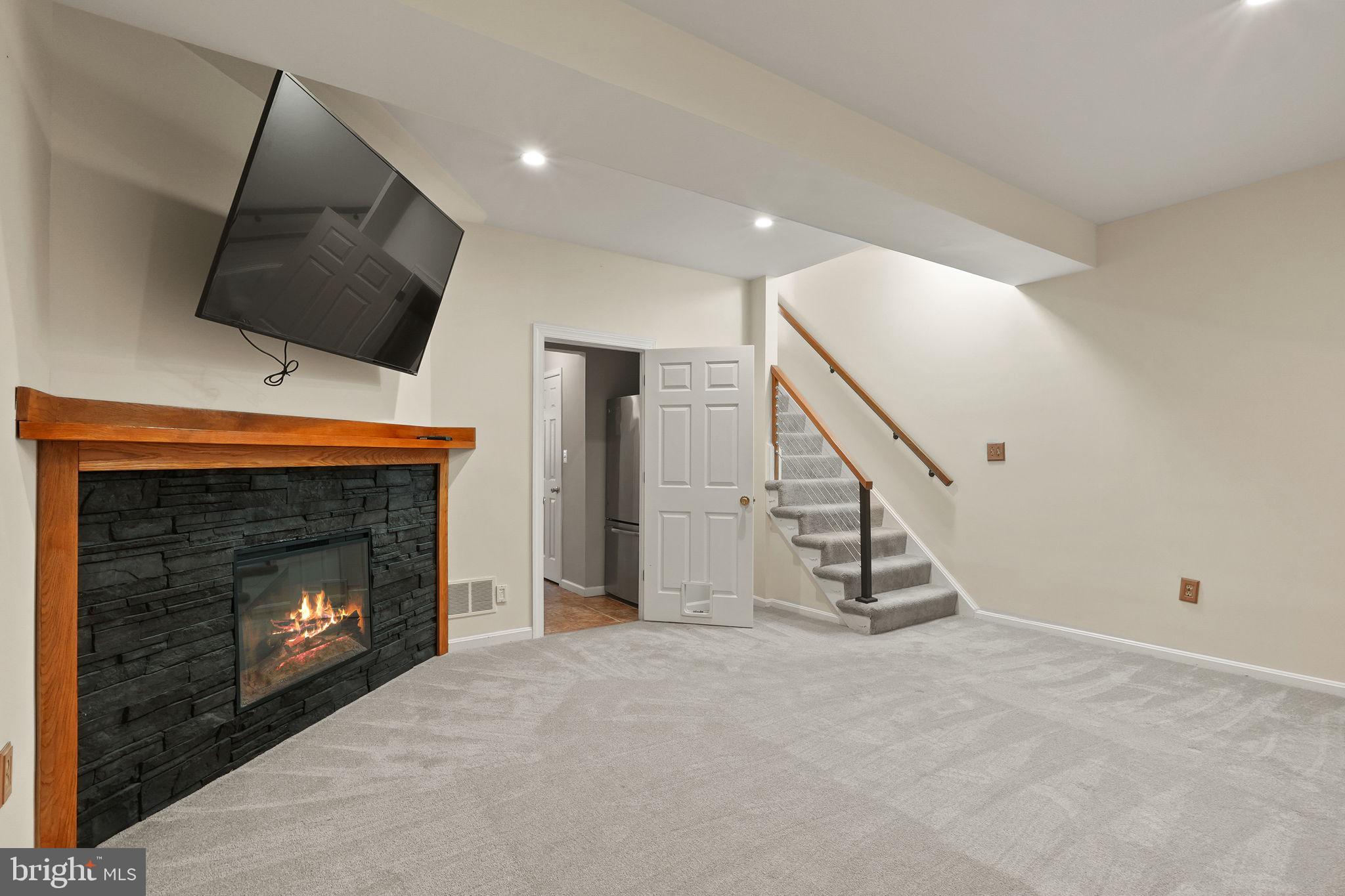 BRIGHTON SQUARE - Residential Lease