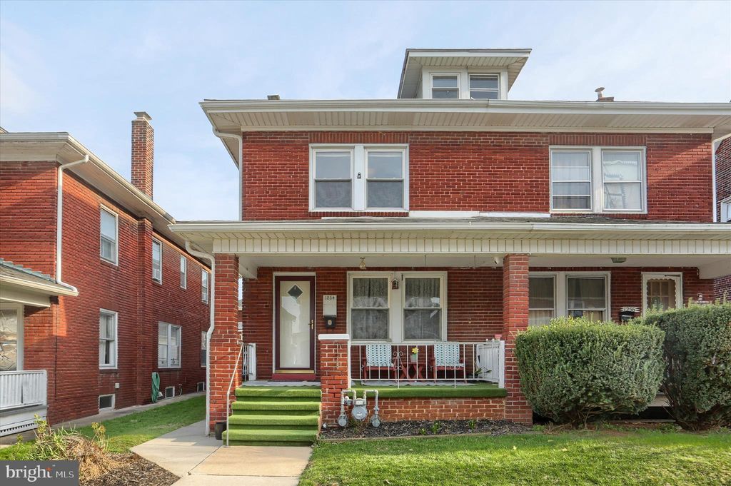 Photo of 1254 W Poplar Street, YORK, PA 17404 (MLS # PAYK2100490)