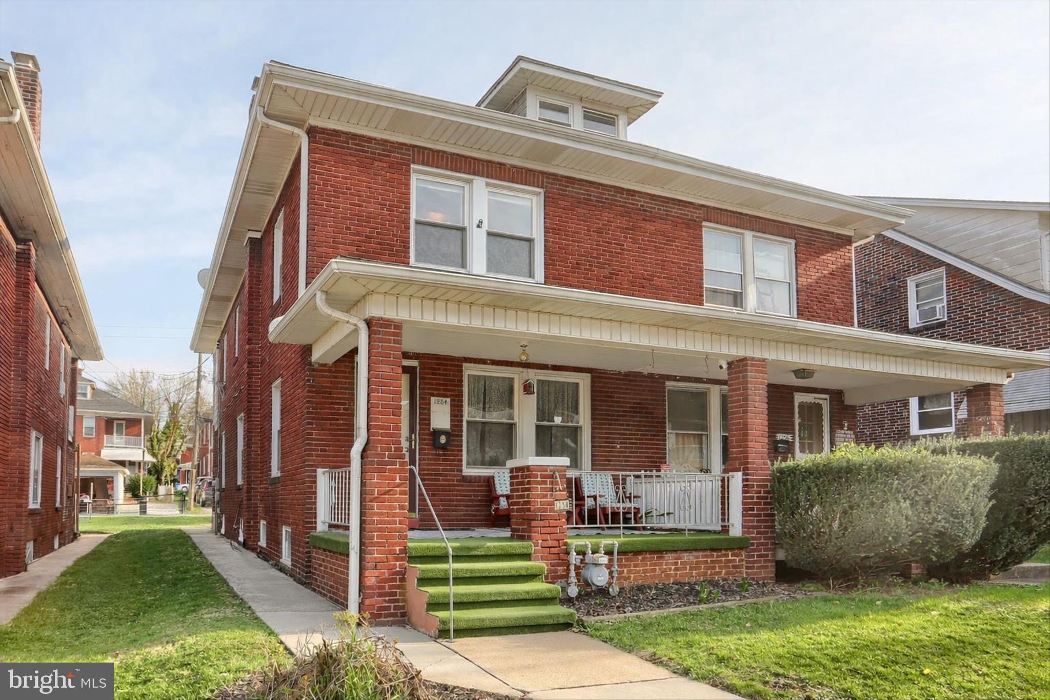 1254 W POPLAR STREET