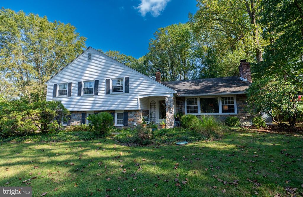 Photo of 127 Deerfield Road, BROOMALL, PA 19008 (MLS # PADE2101500)