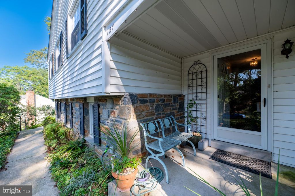 Photo of 127 Deerfield Road, BROOMALL, PA 19008 (MLS # PADE2101500)