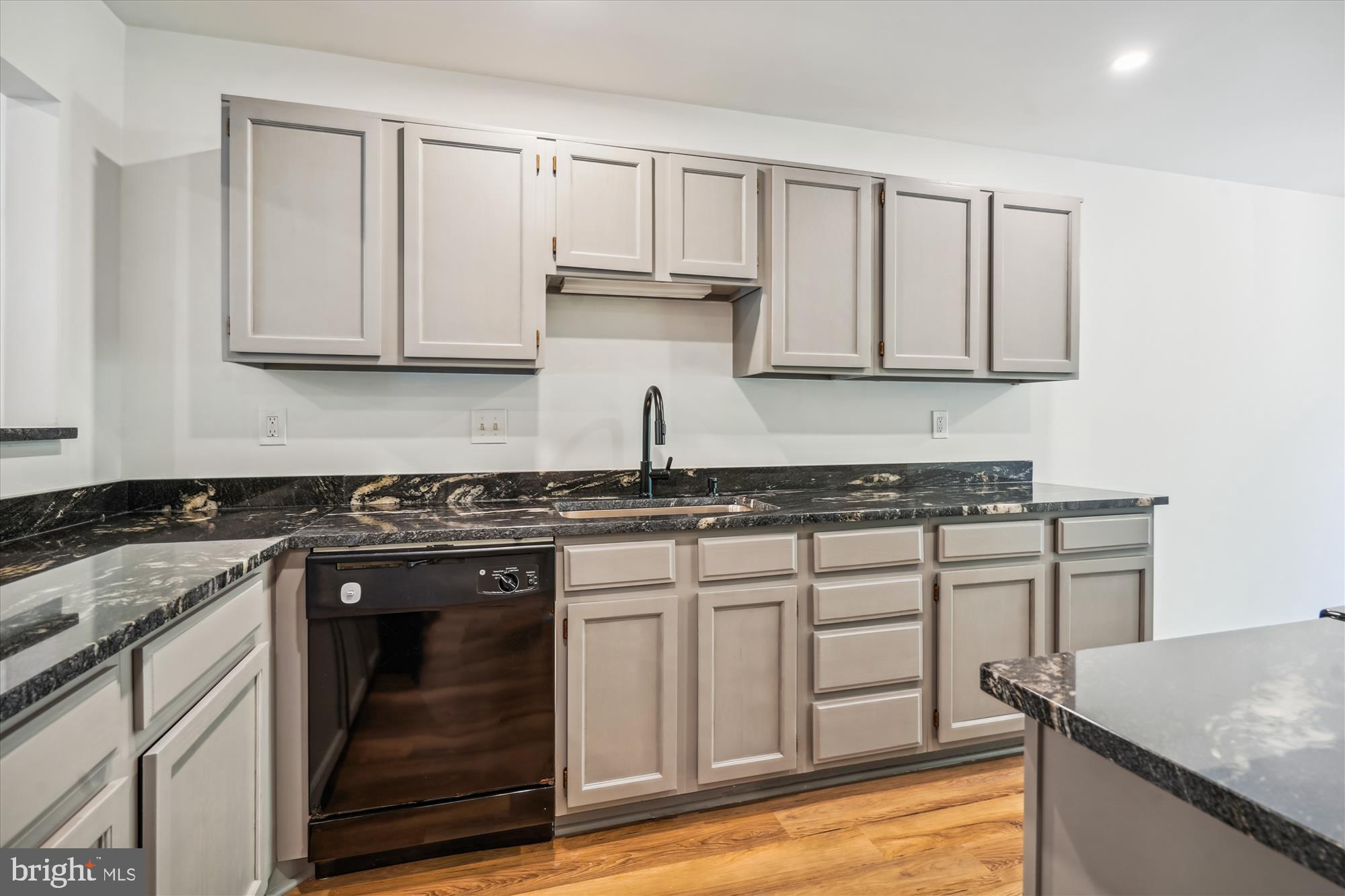 SULLY STATION - Residential