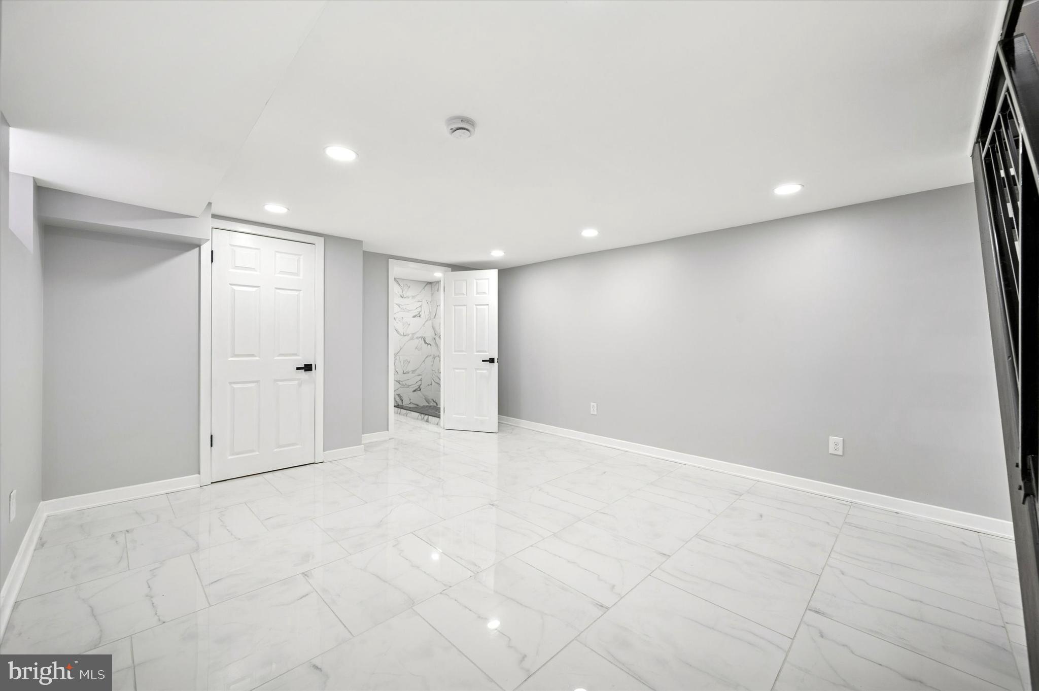 WEST OAK LANE - Residential