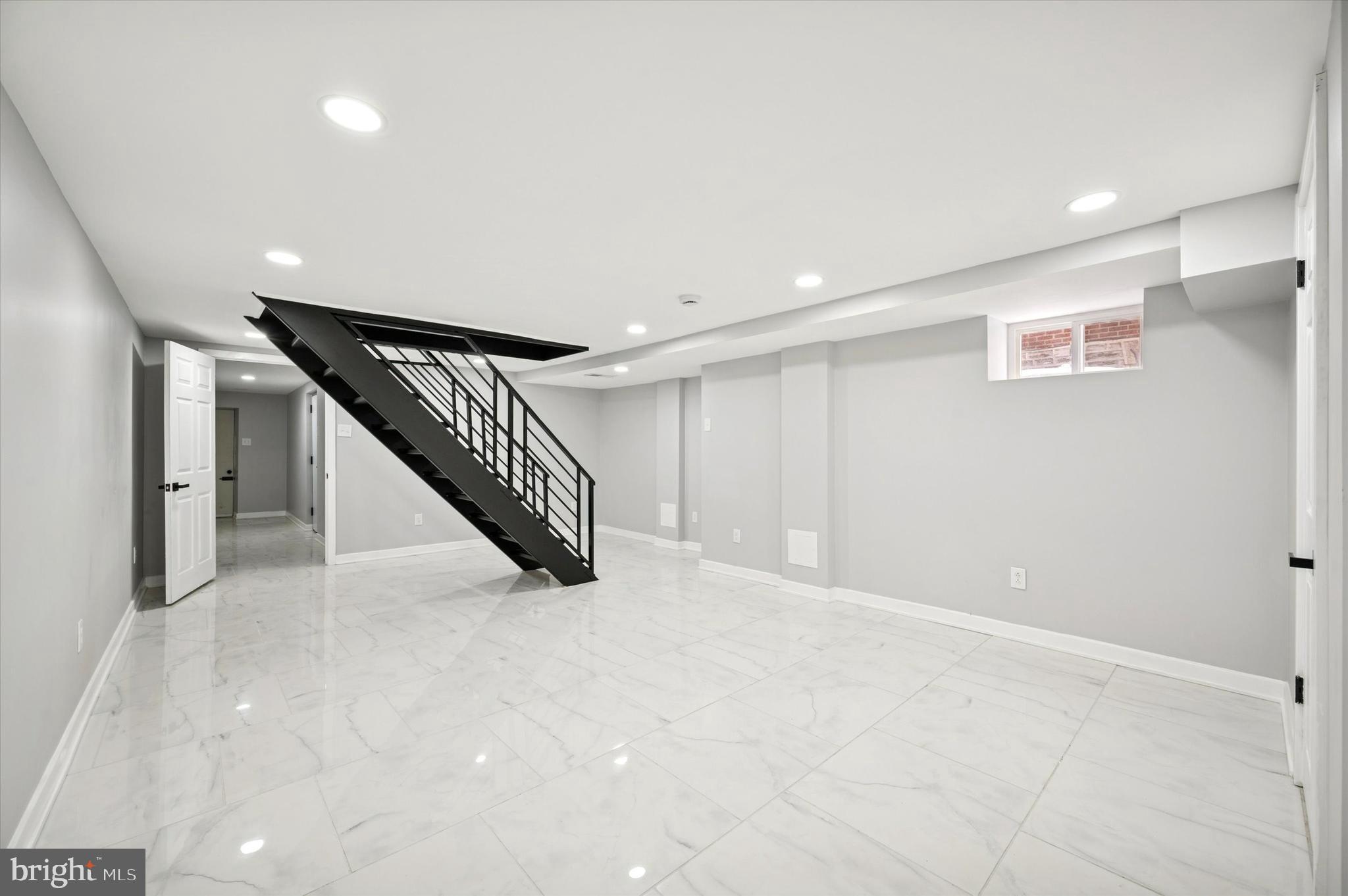 WEST OAK LANE - Residential