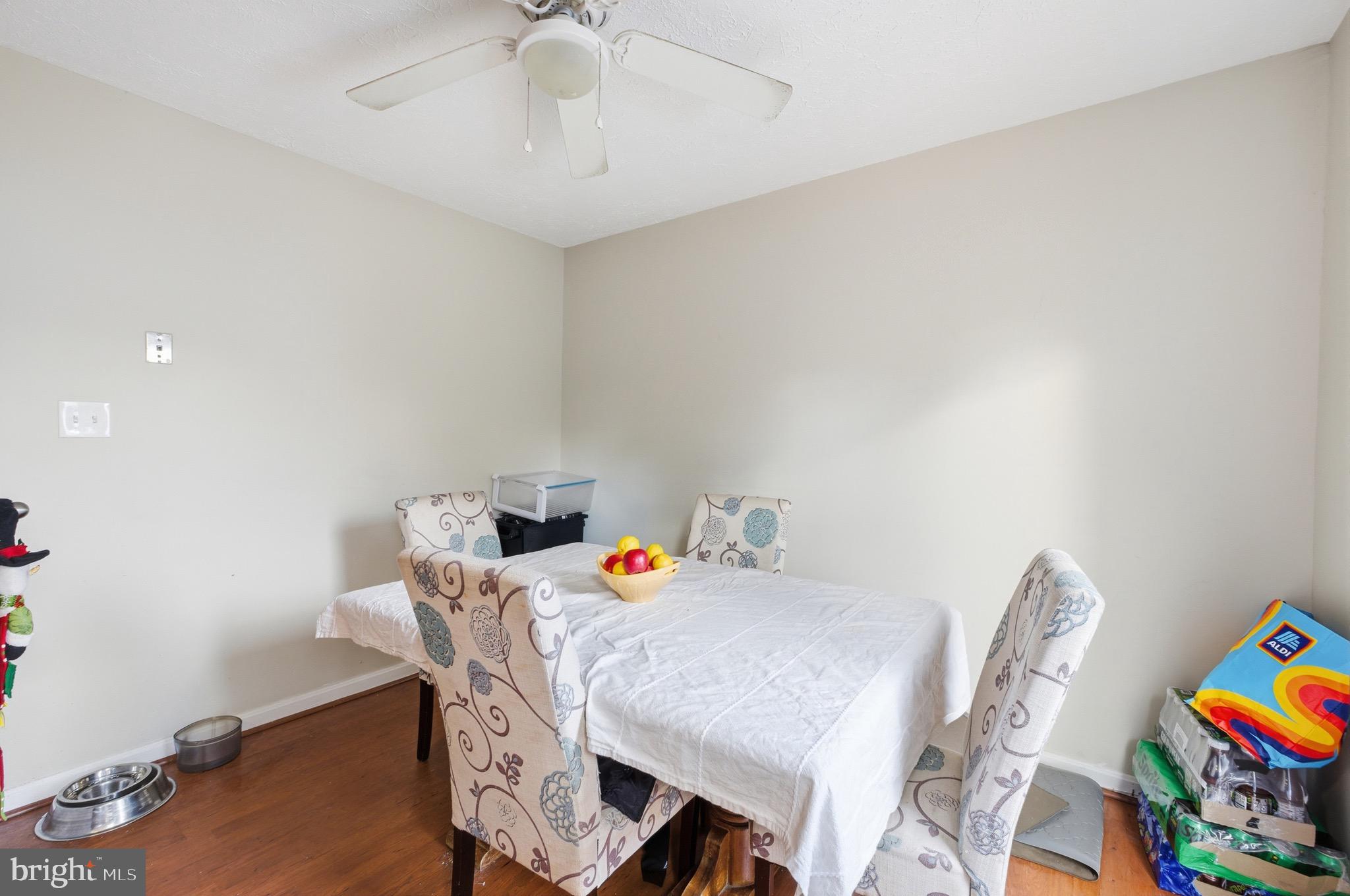 HARFORD SQUARE - Residential