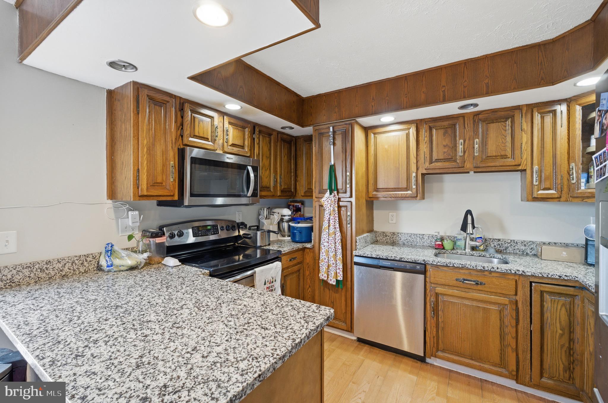 HARFORD SQUARE - Residential