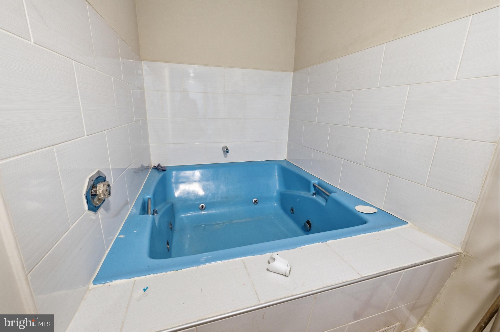 HARFORD SQUARE - Residential