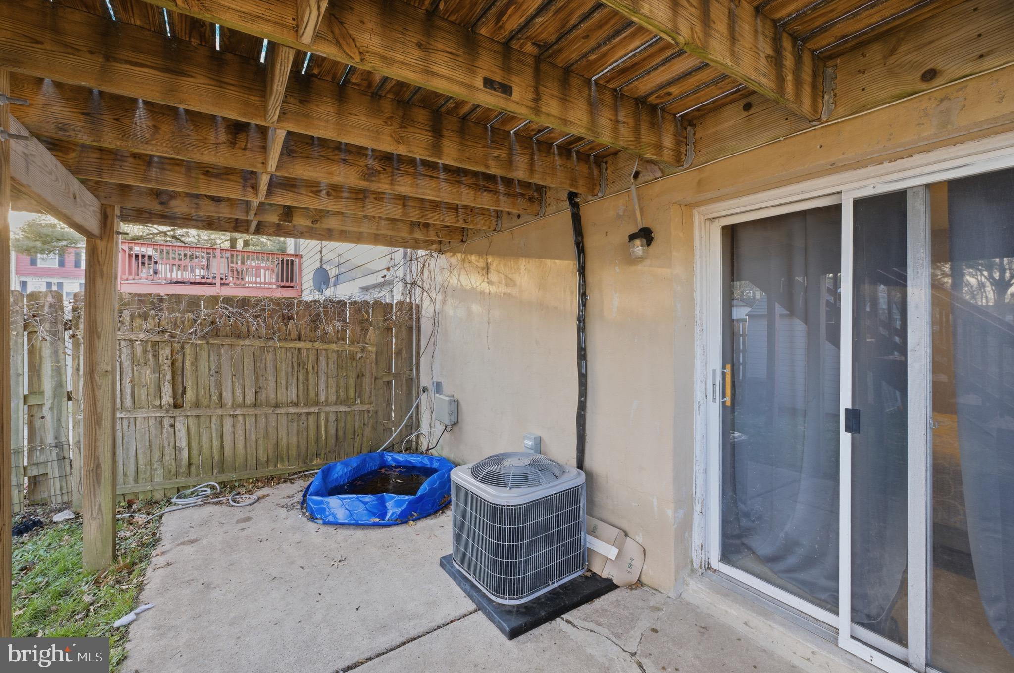 HARFORD SQUARE - Residential