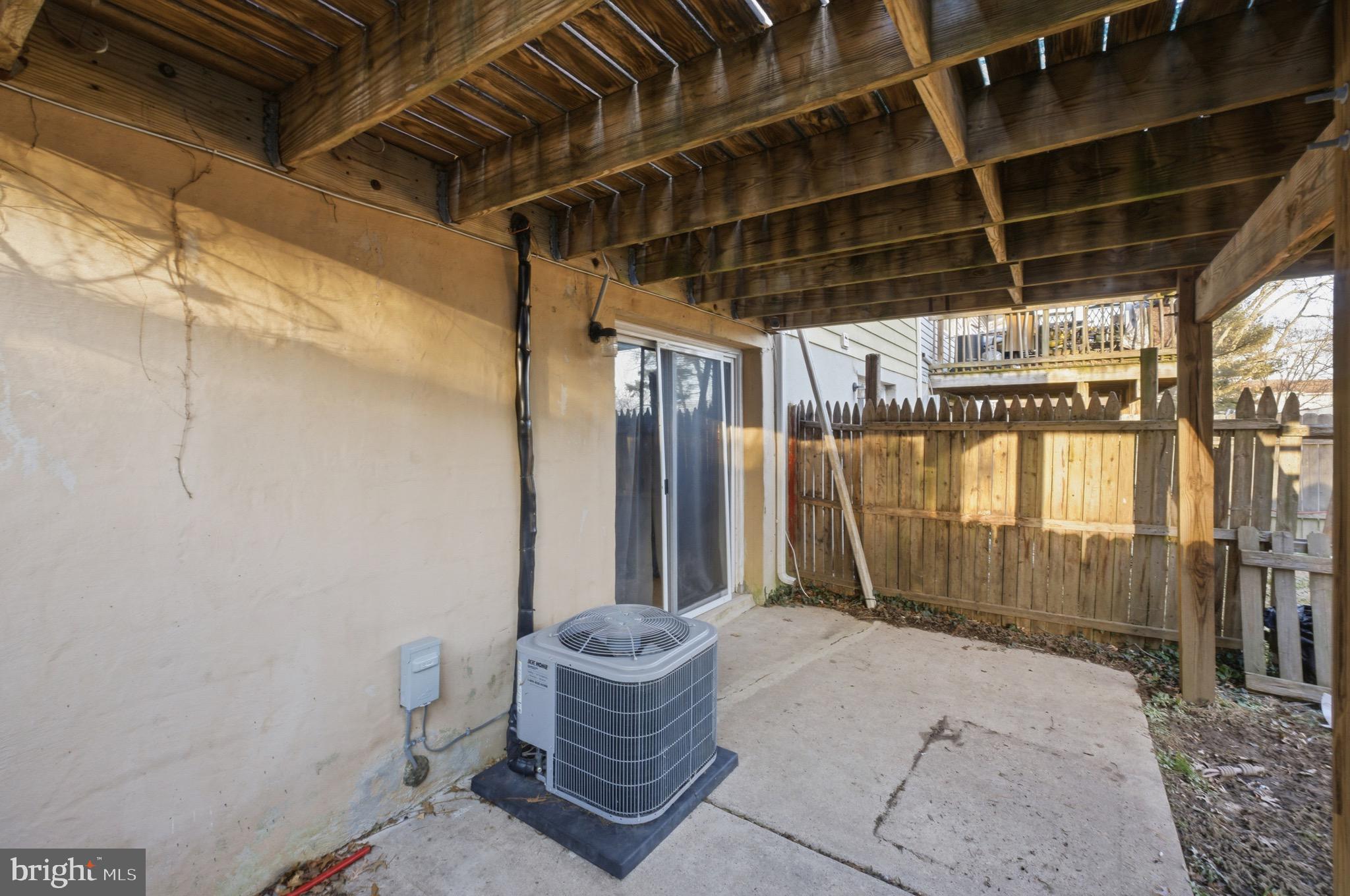 HARFORD SQUARE - Residential