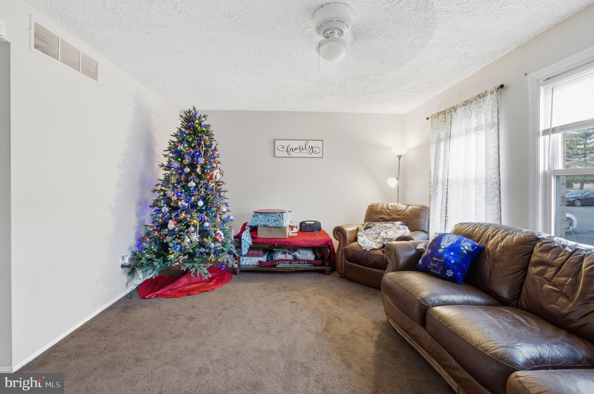 HARFORD SQUARE - Residential