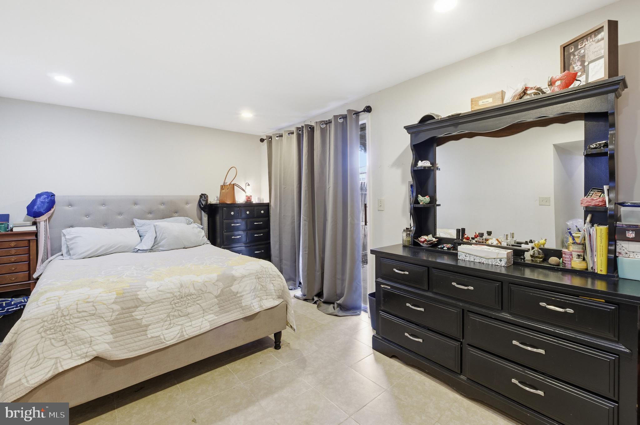 HARFORD SQUARE - Residential