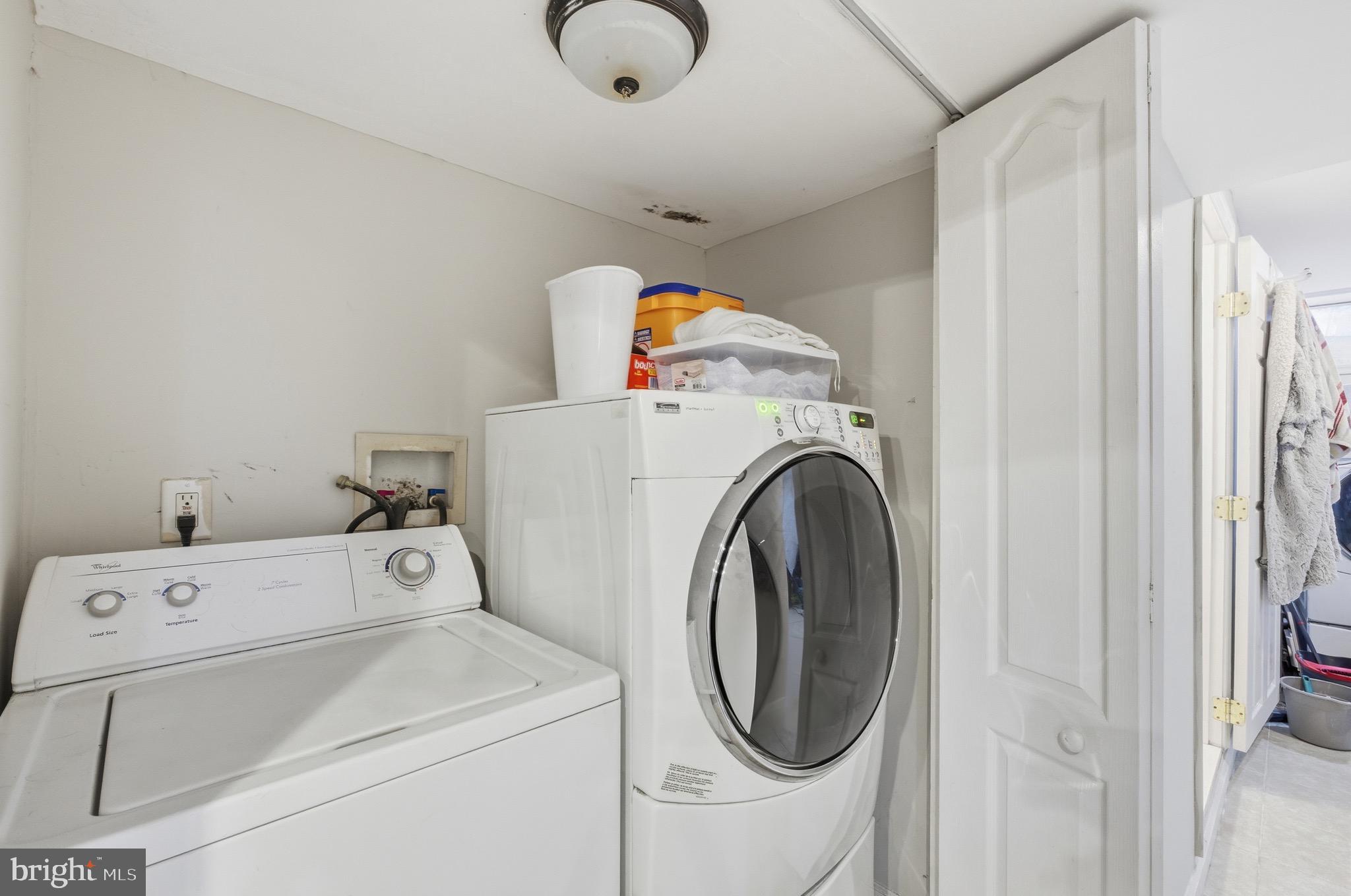 HARFORD SQUARE - Residential