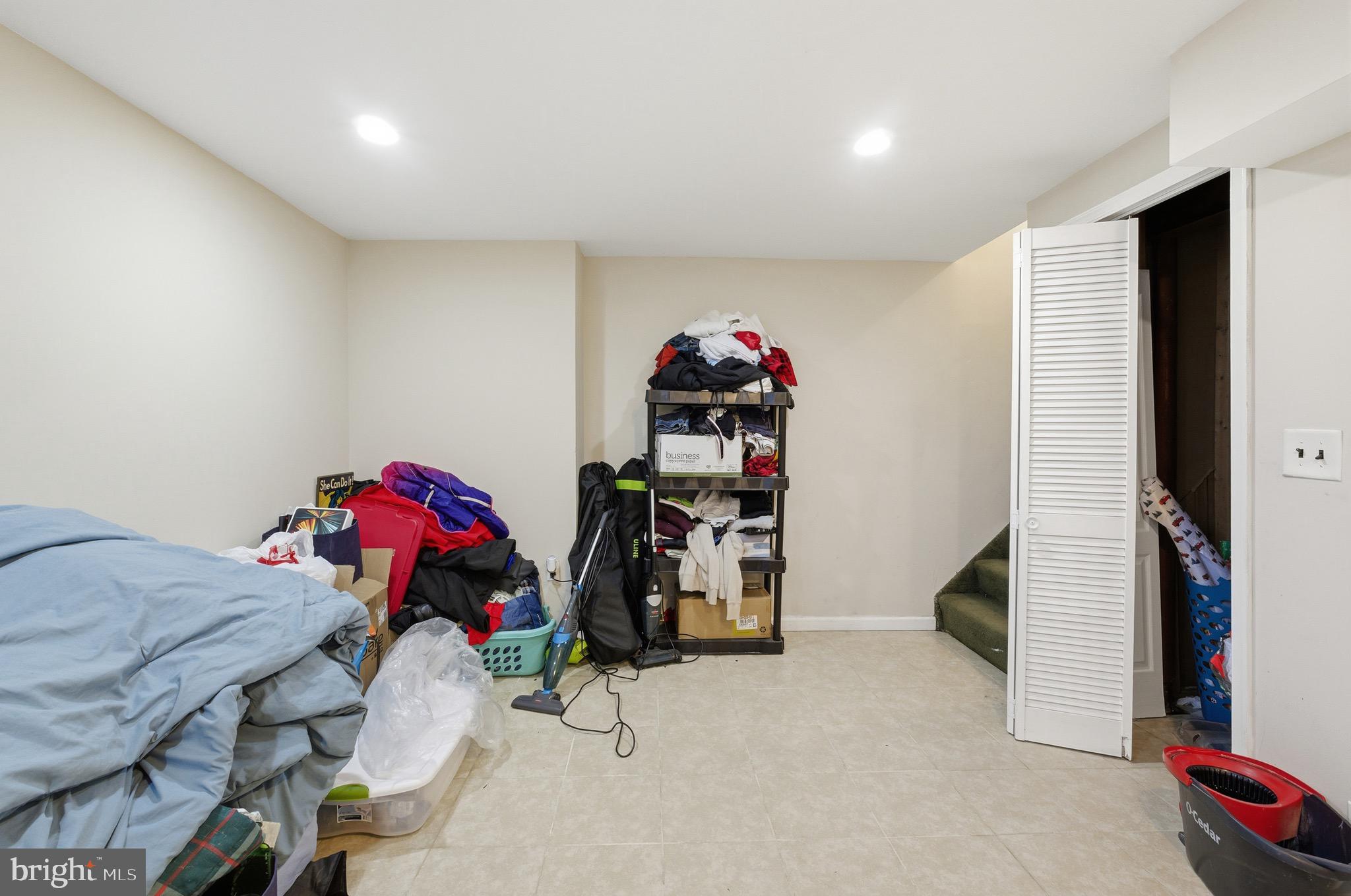 HARFORD SQUARE - Residential