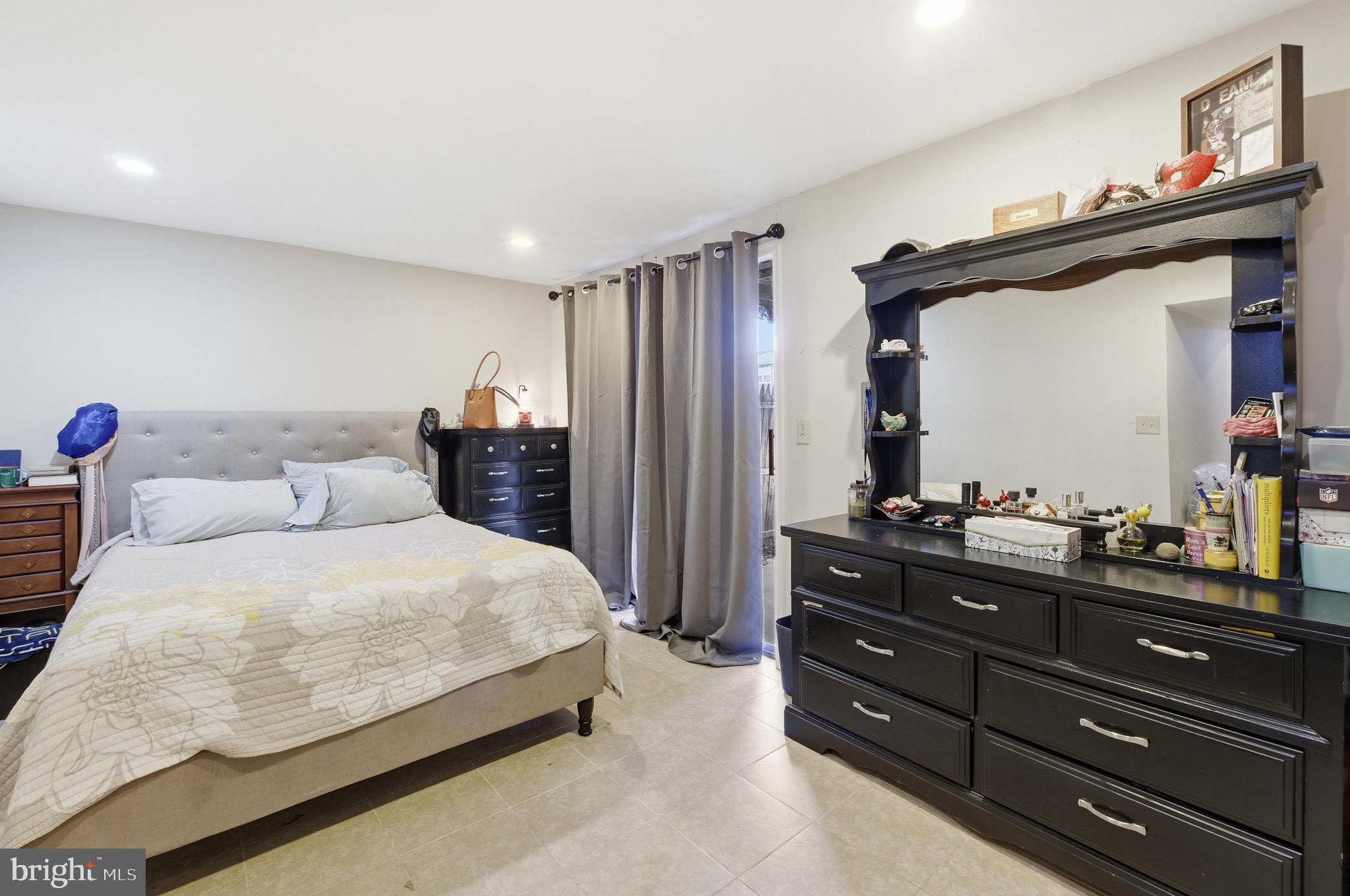 HARFORD SQUARE - Residential