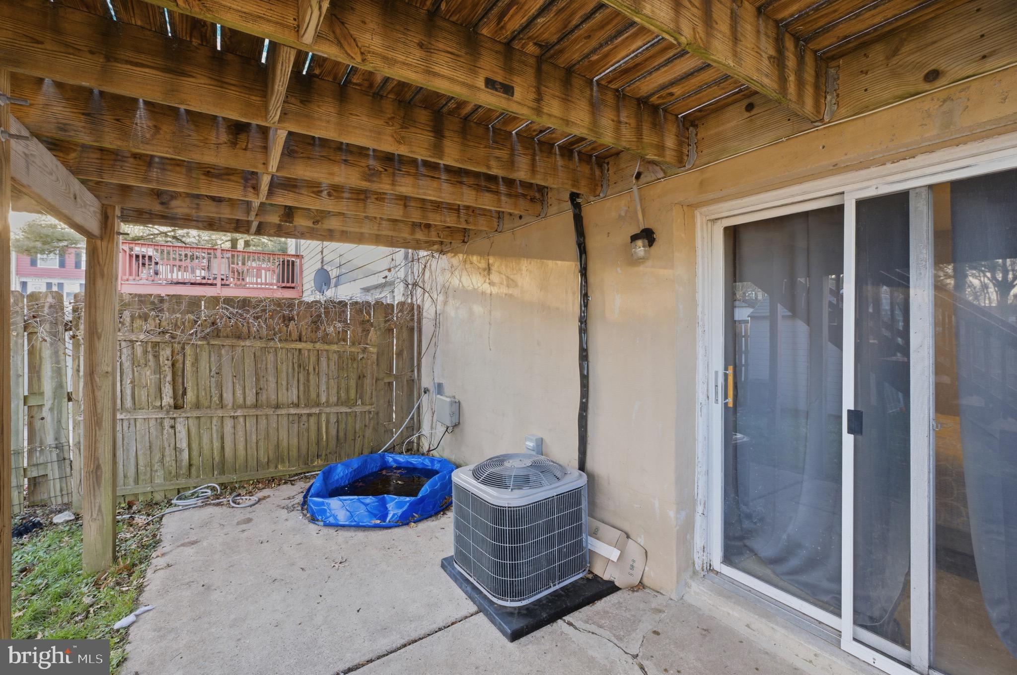 HARFORD SQUARE - Residential