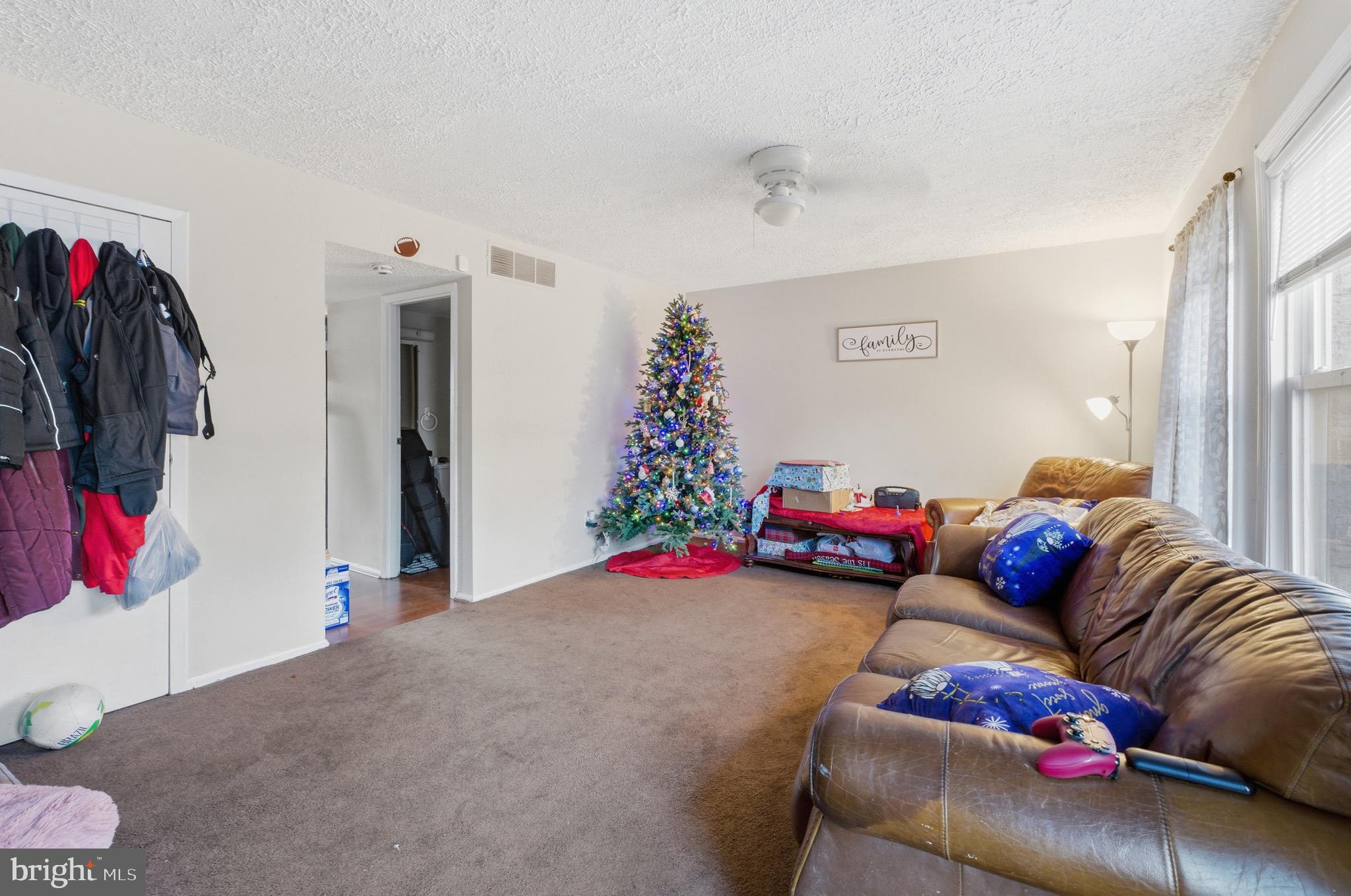 HARFORD SQUARE - Residential